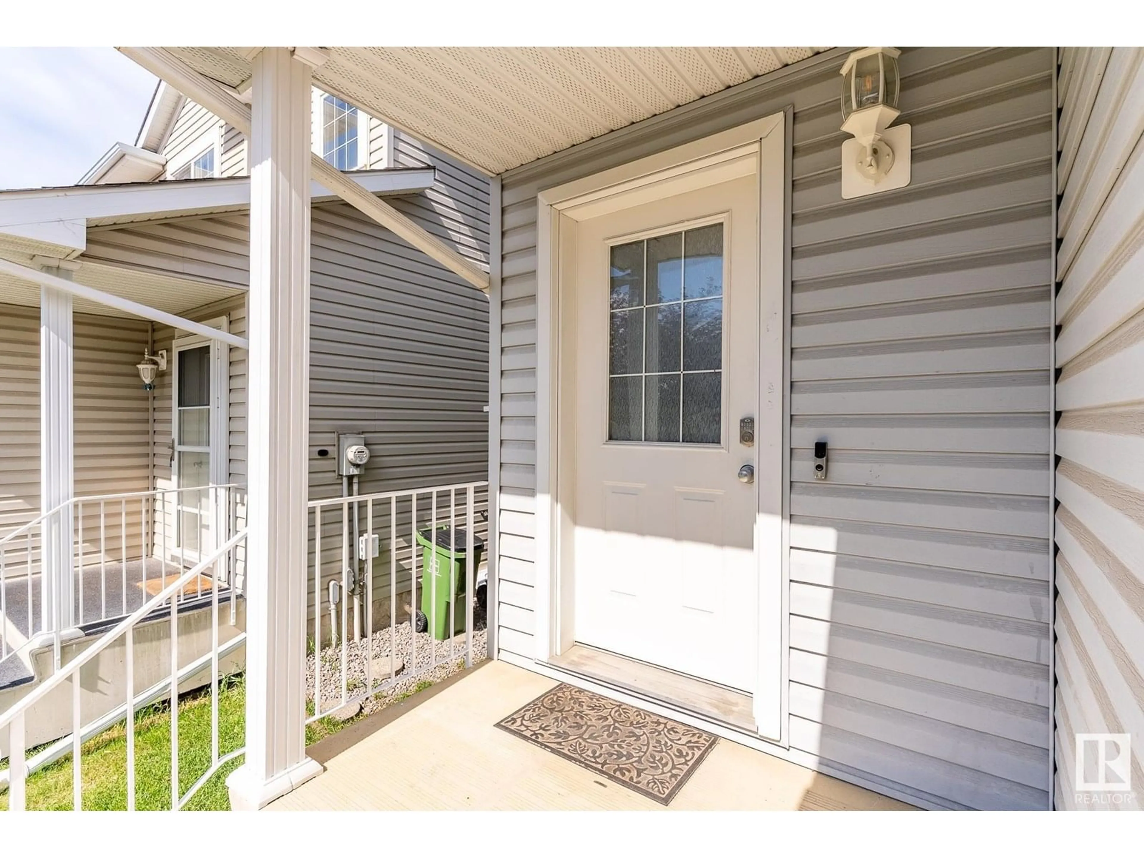Indoor entryway for 14603 - 67 MILLER BV, Edmonton Alberta T5Y3B6