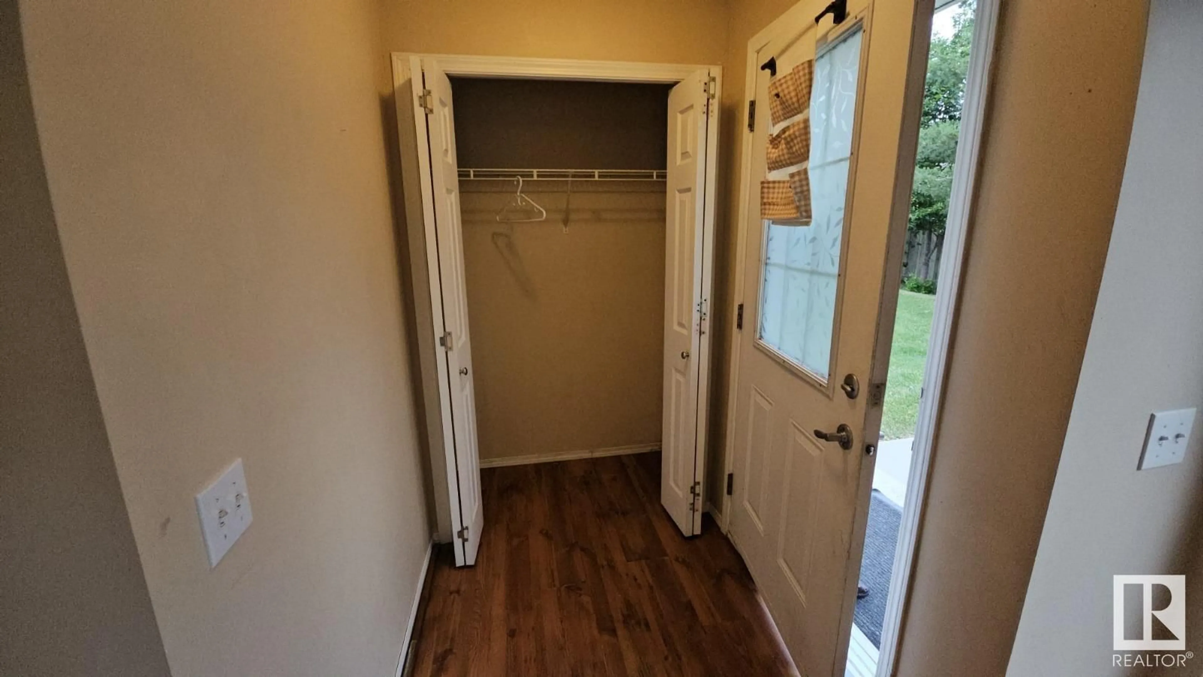 Indoor entryway for #30 - 150 EDWARDS DR, Edmonton Alberta T6X1M4