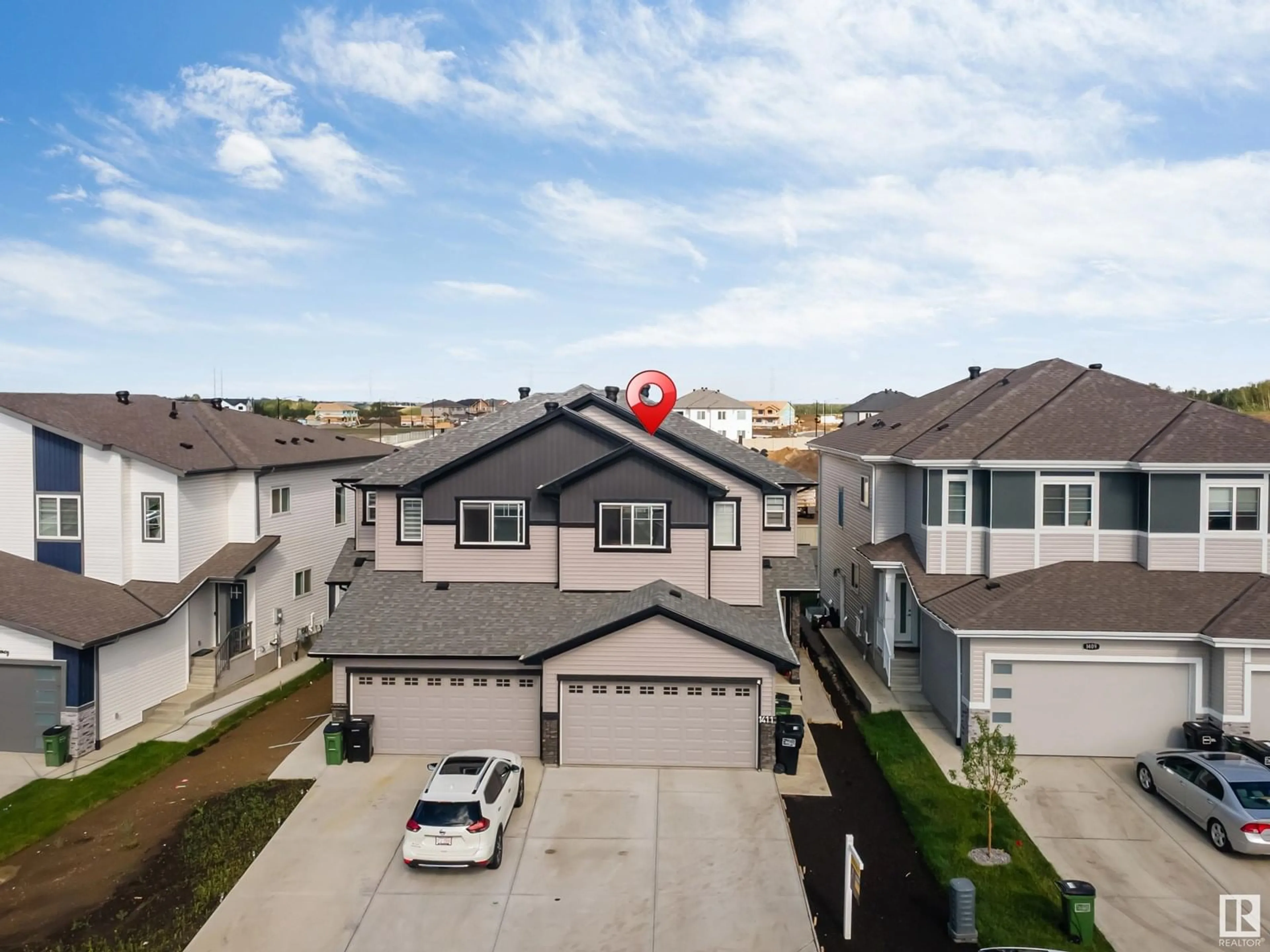 A pic from outside/outdoor area/front of a property/back of a property/a pic from drone, unknown for 1411 12 ST, Edmonton Alberta T6T2V2