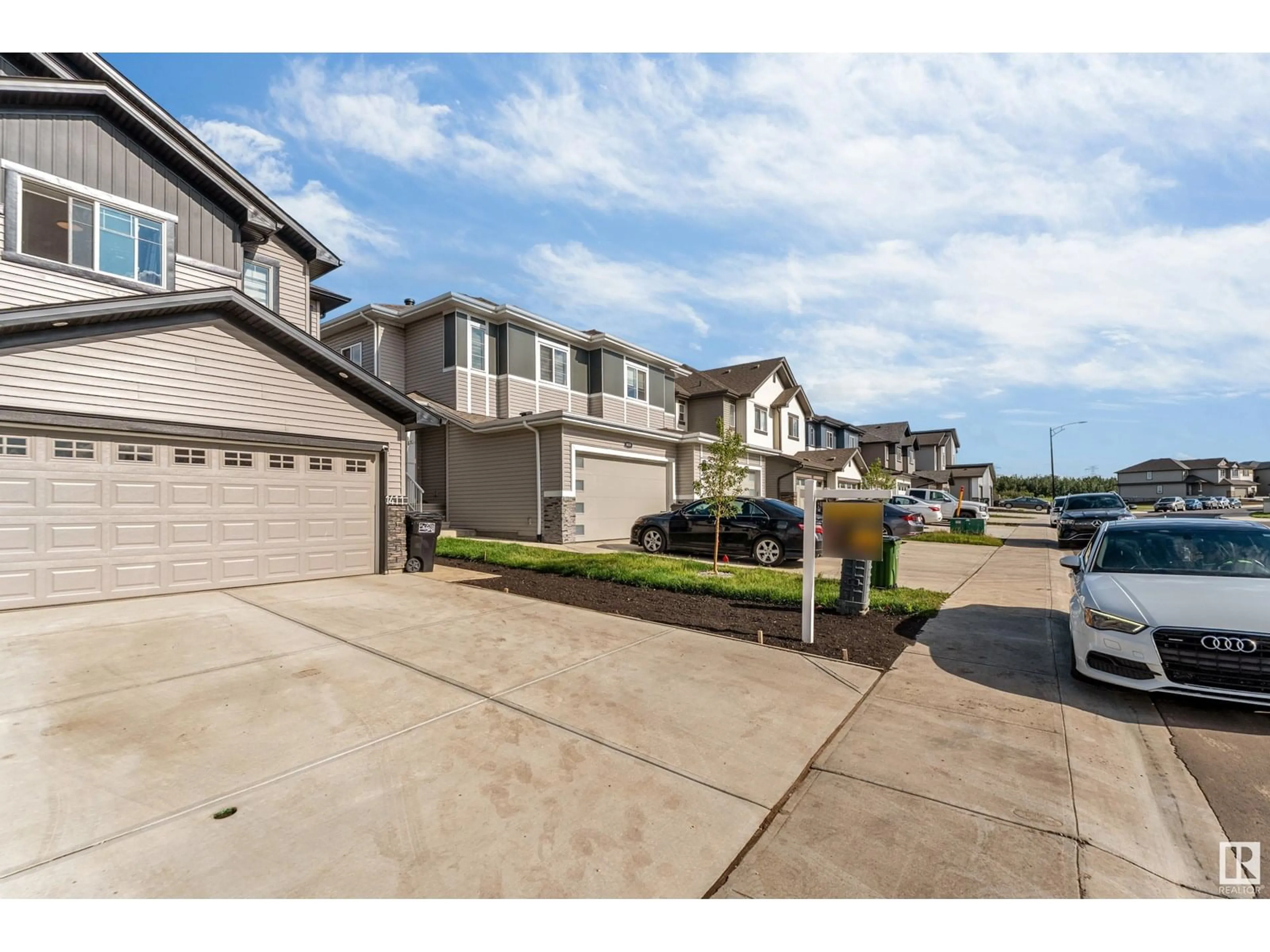 A pic from outside/outdoor area/front of a property/back of a property/a pic from drone, street for 1411 12 ST, Edmonton Alberta T6T2V2