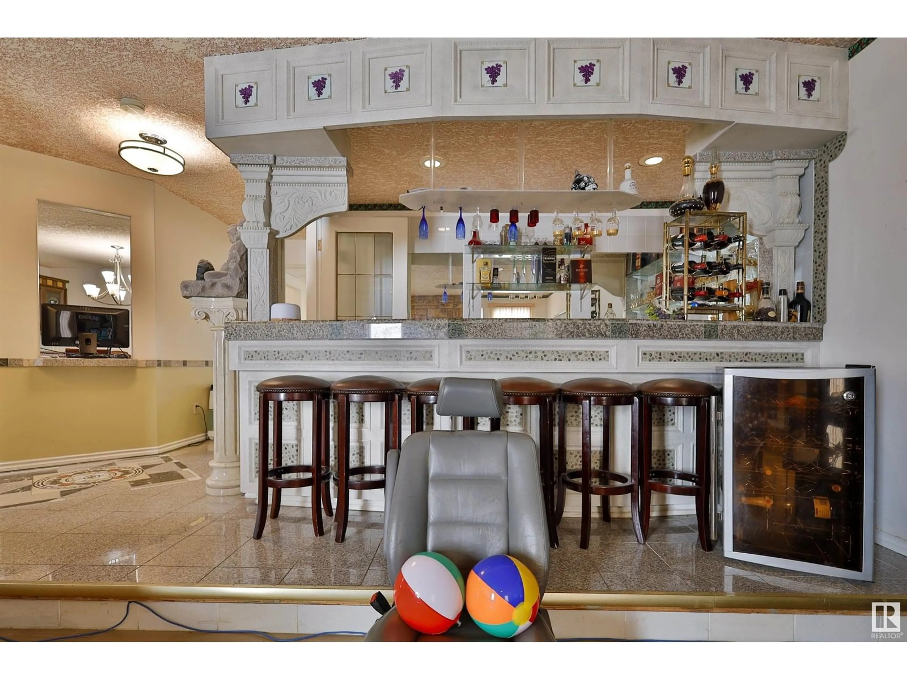 Open concept kitchen, ceramic/tile floor for NW - 15808 100 ST, Edmonton Alberta T5X4E4