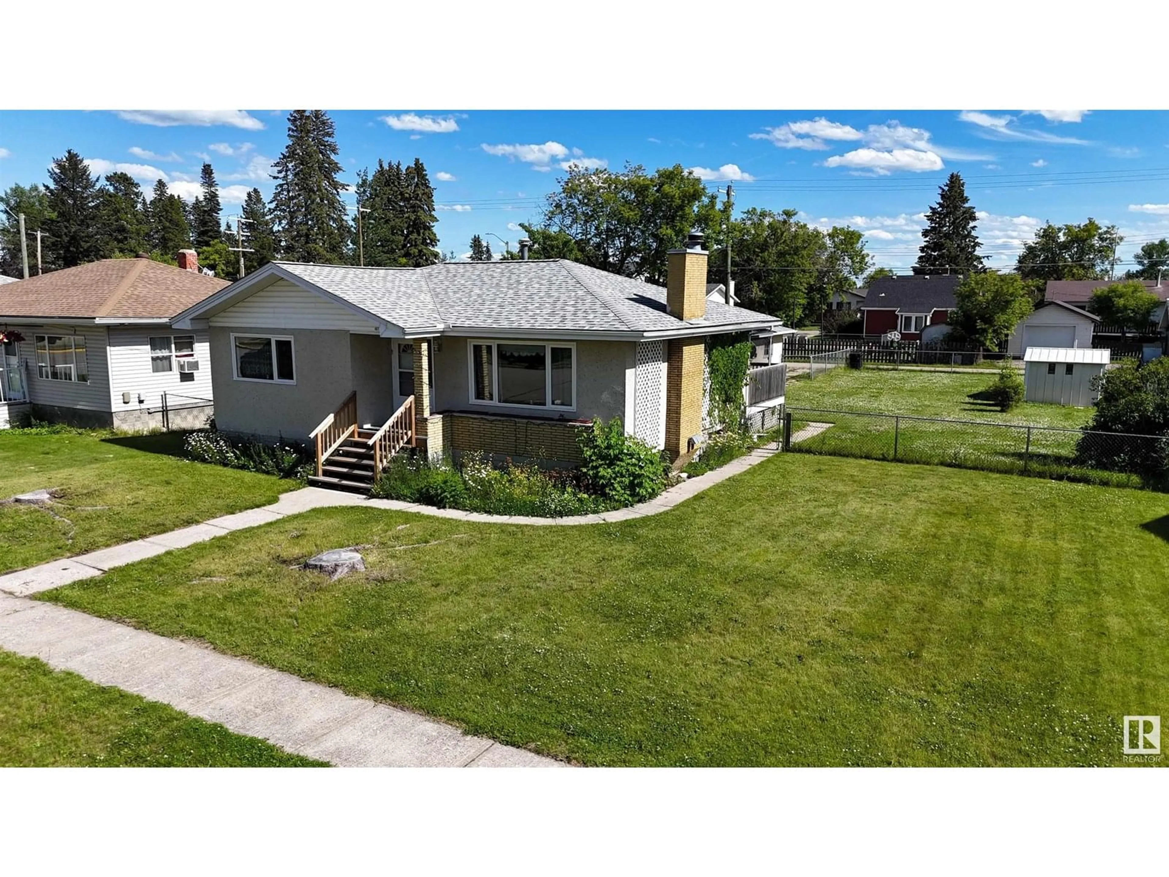 A pic from outside/outdoor area/front of a property/back of a property/a pic from drone, street for 4613 7 AVENUE, Edson Alberta T7E1C9
