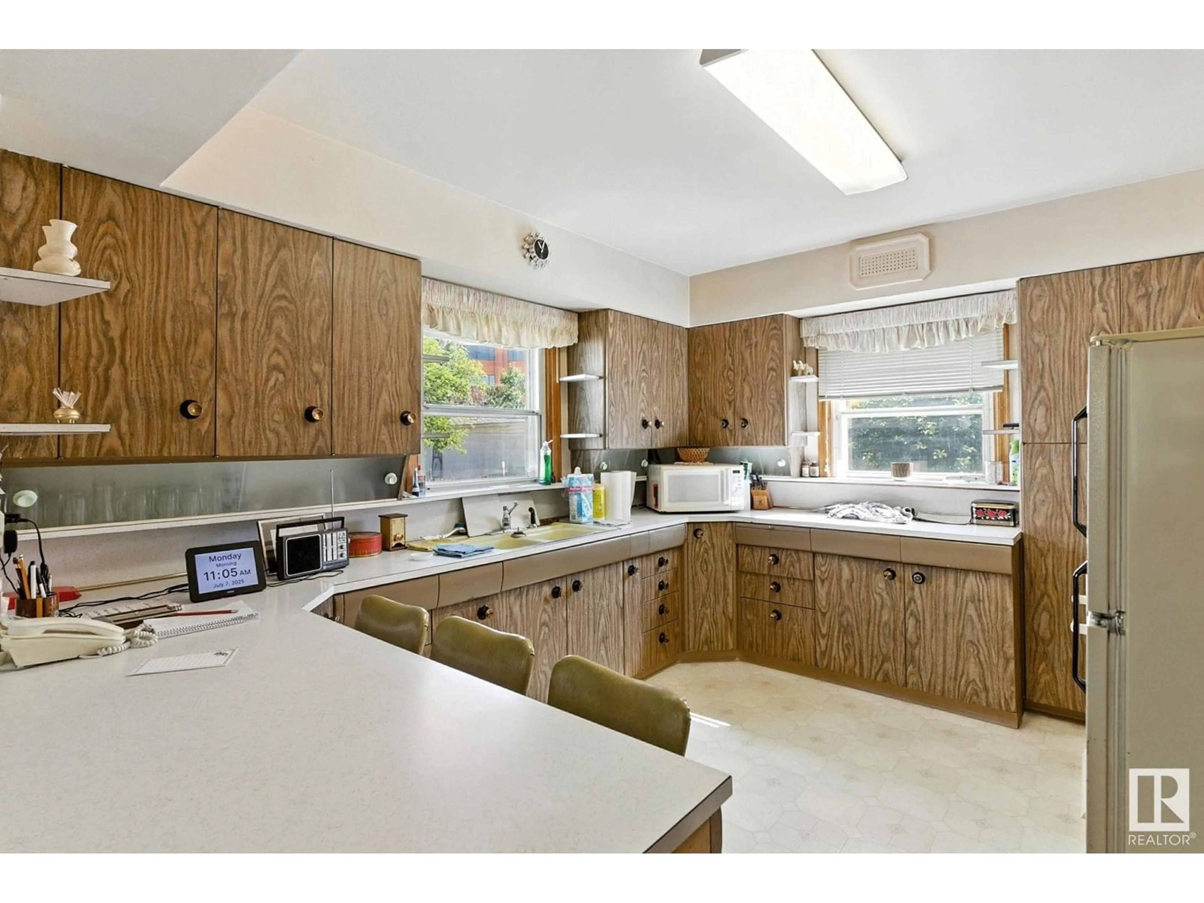 Standard kitchen, unknown for 11033 107 ST NW, Edmonton Alberta T5H2Z6