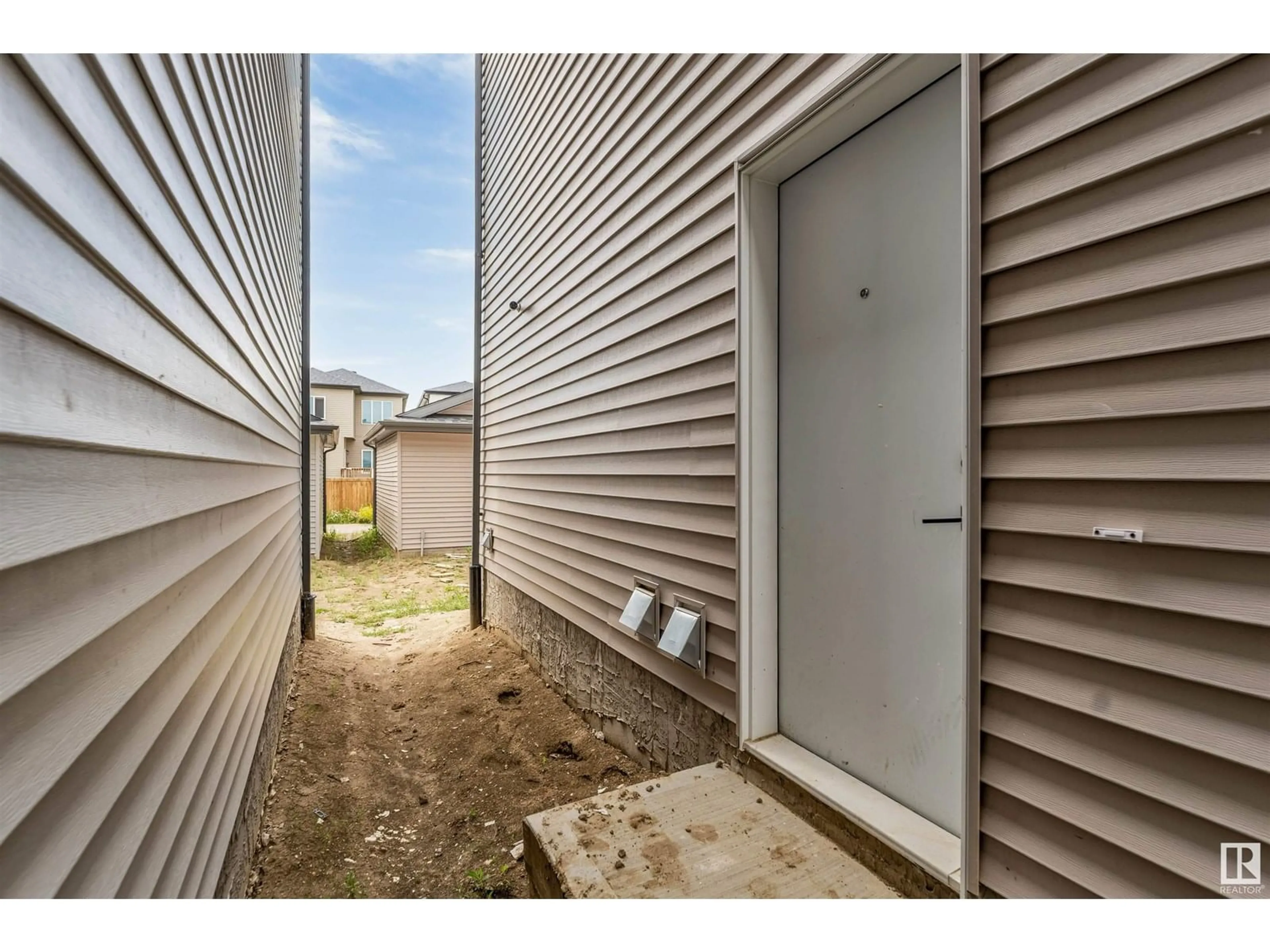 Unknown for 4204 38 ST, Beaumont Alberta T4X0C4