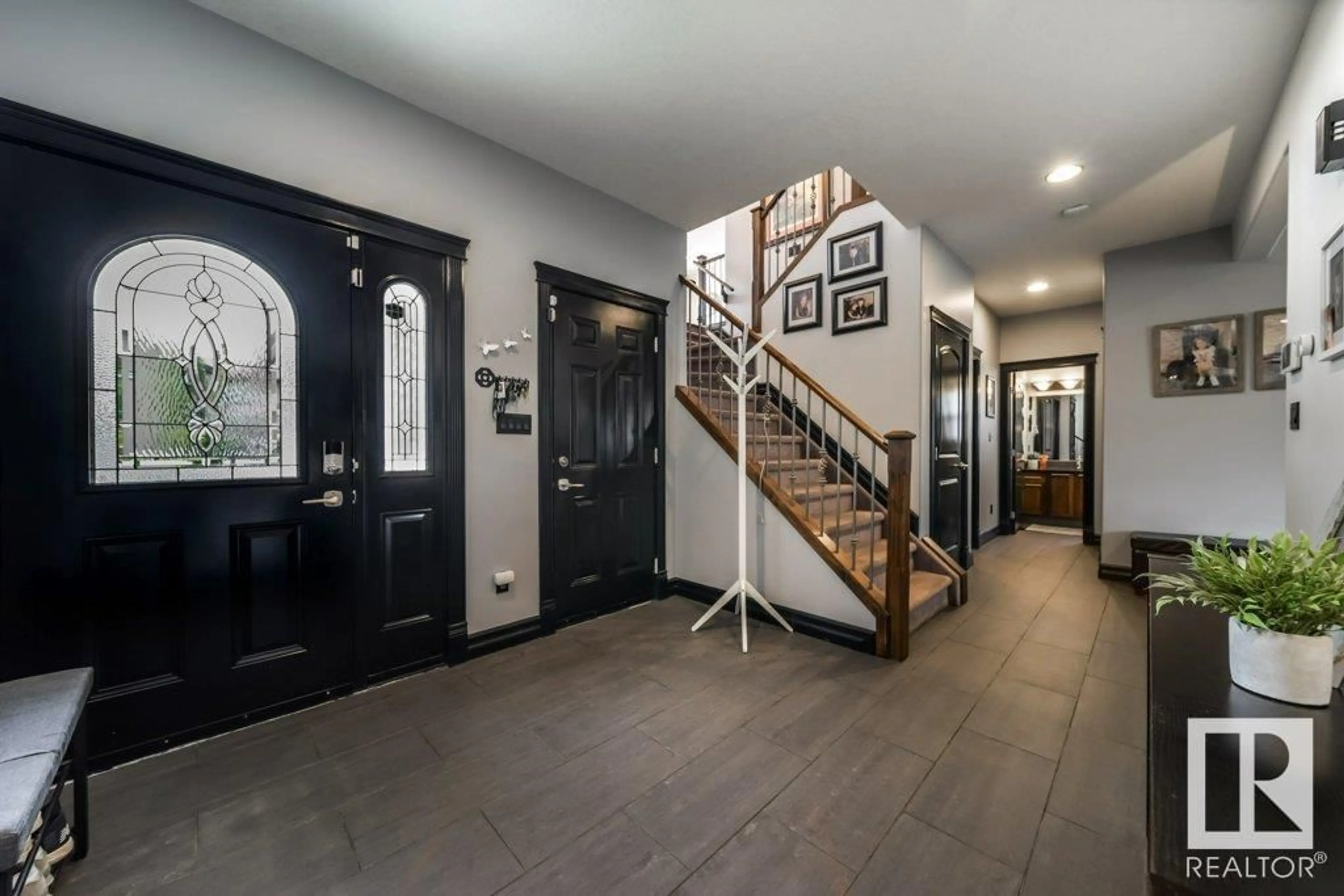 Indoor foyer for 6 CHALIFOUX CO, Beaumont Alberta T4X0A7