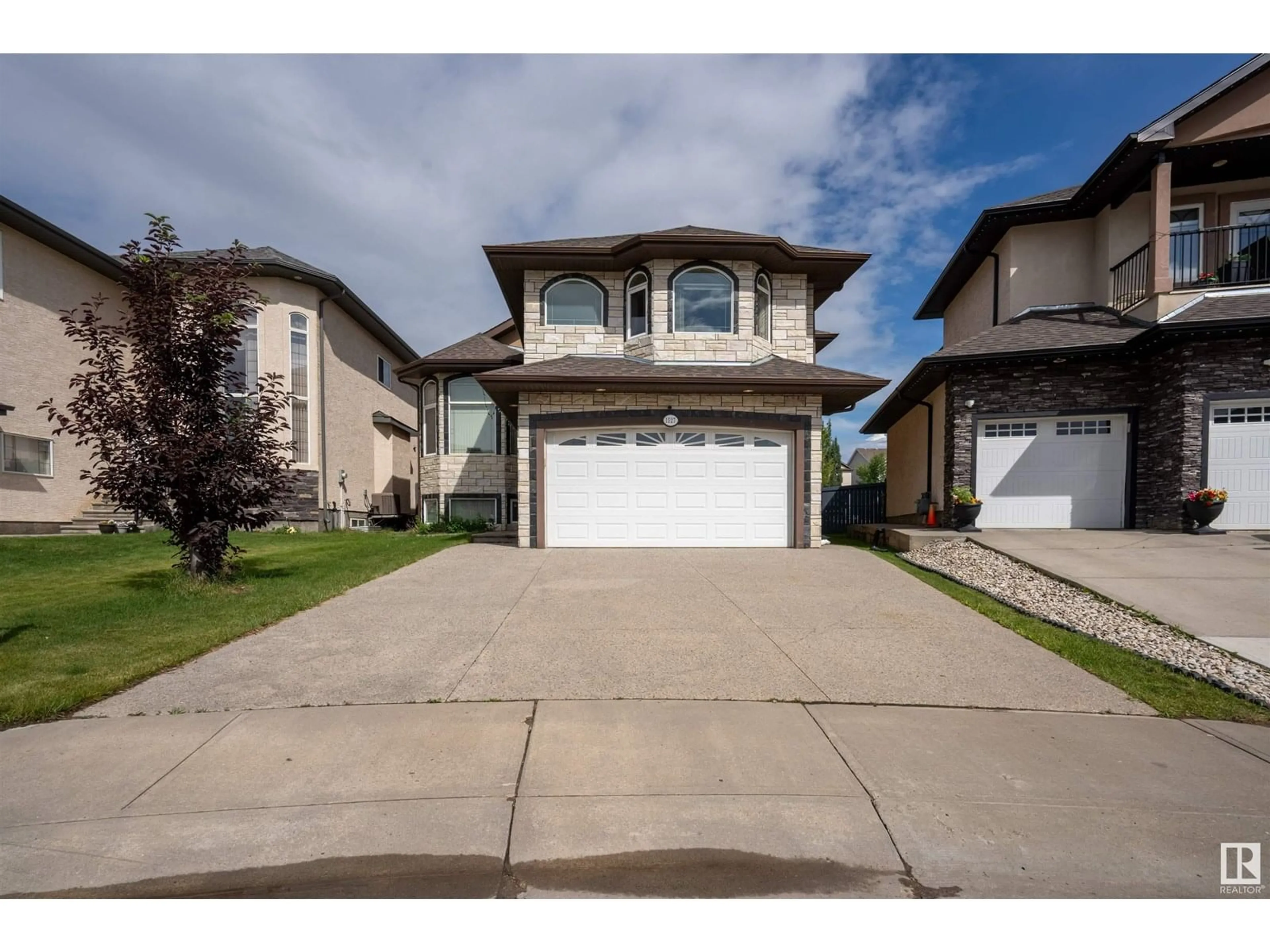 Unknown for SW - 1527 67 ST, Edmonton Alberta T6X0G8
