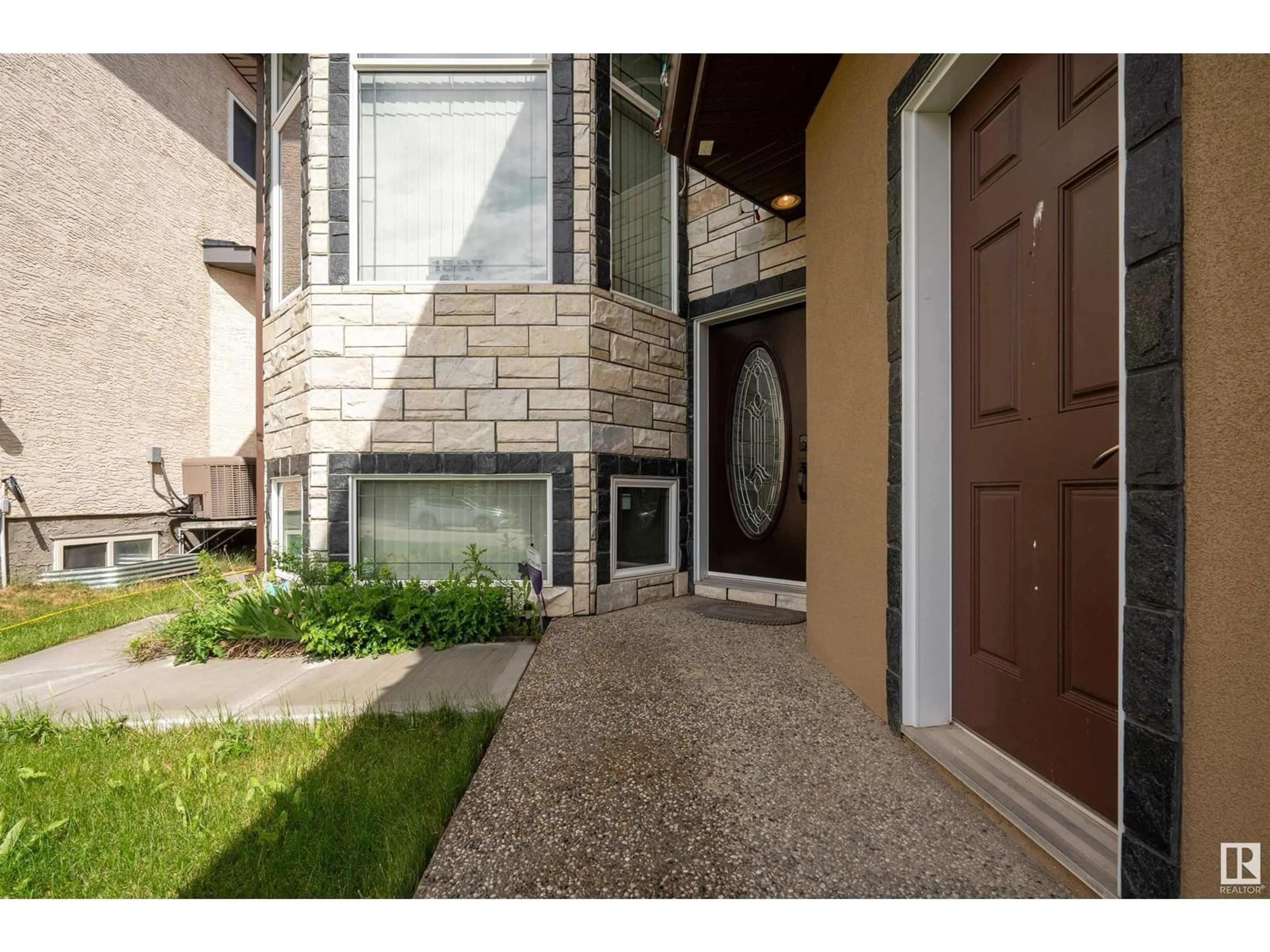 Indoor entryway for SW - 1527 67 ST, Edmonton Alberta T6X0G8