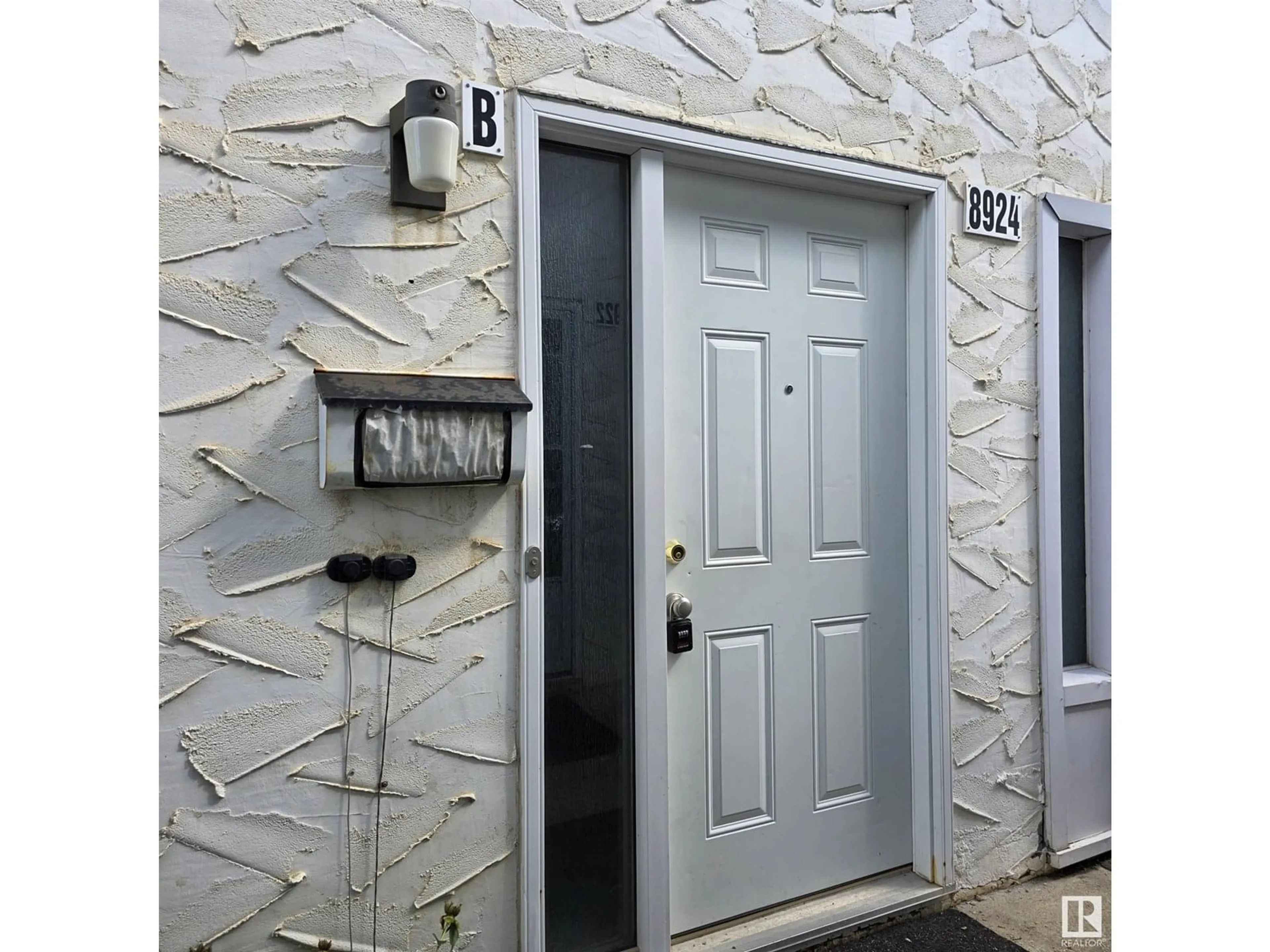 Indoor entryway for NW - 8924B 144 AV, Edmonton Alberta T5E5V4