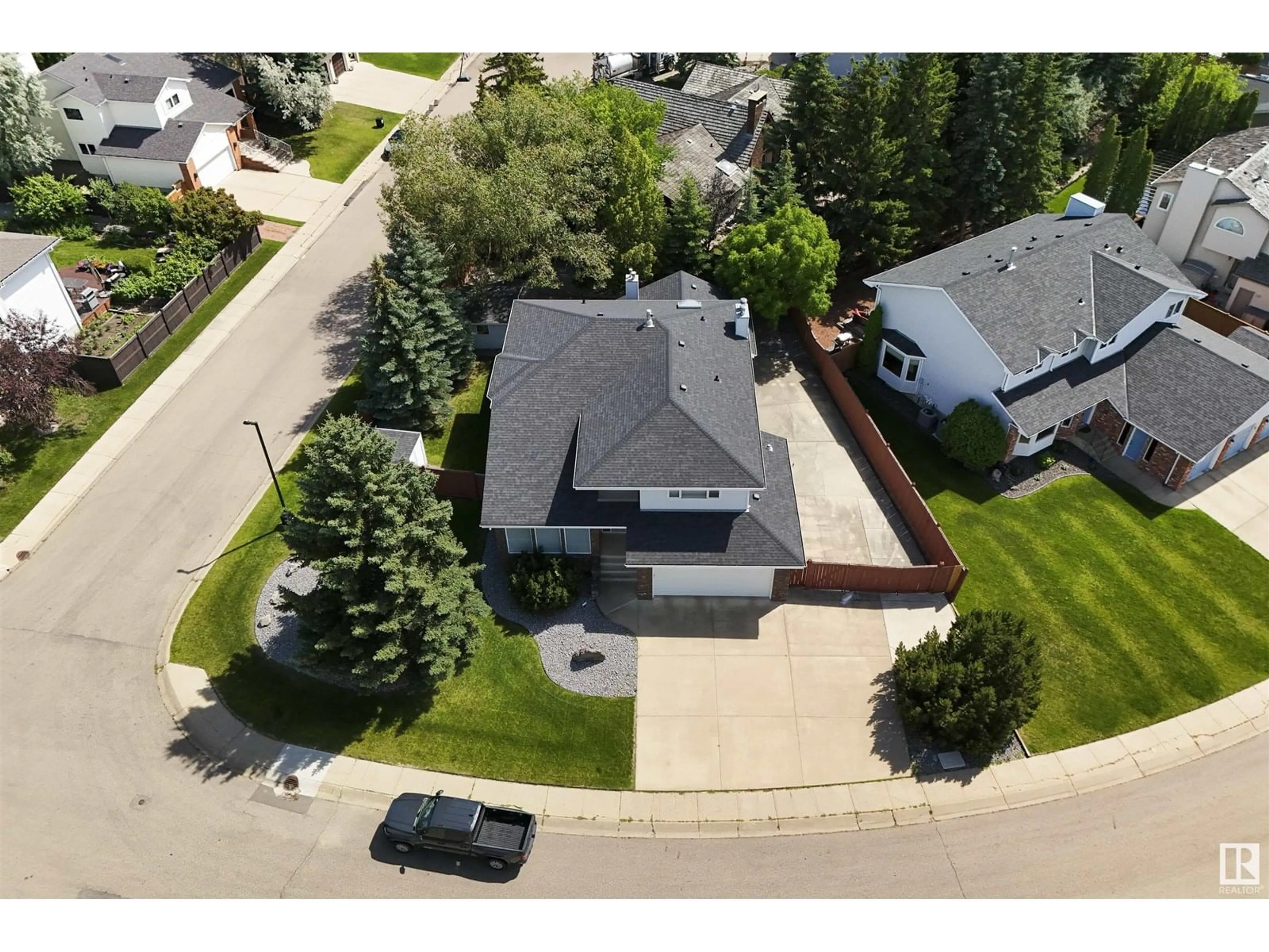 A pic from outside/outdoor area/front of a property/back of a property/a pic from drone, street for 12431 29A AV, Edmonton Alberta T6J6C8