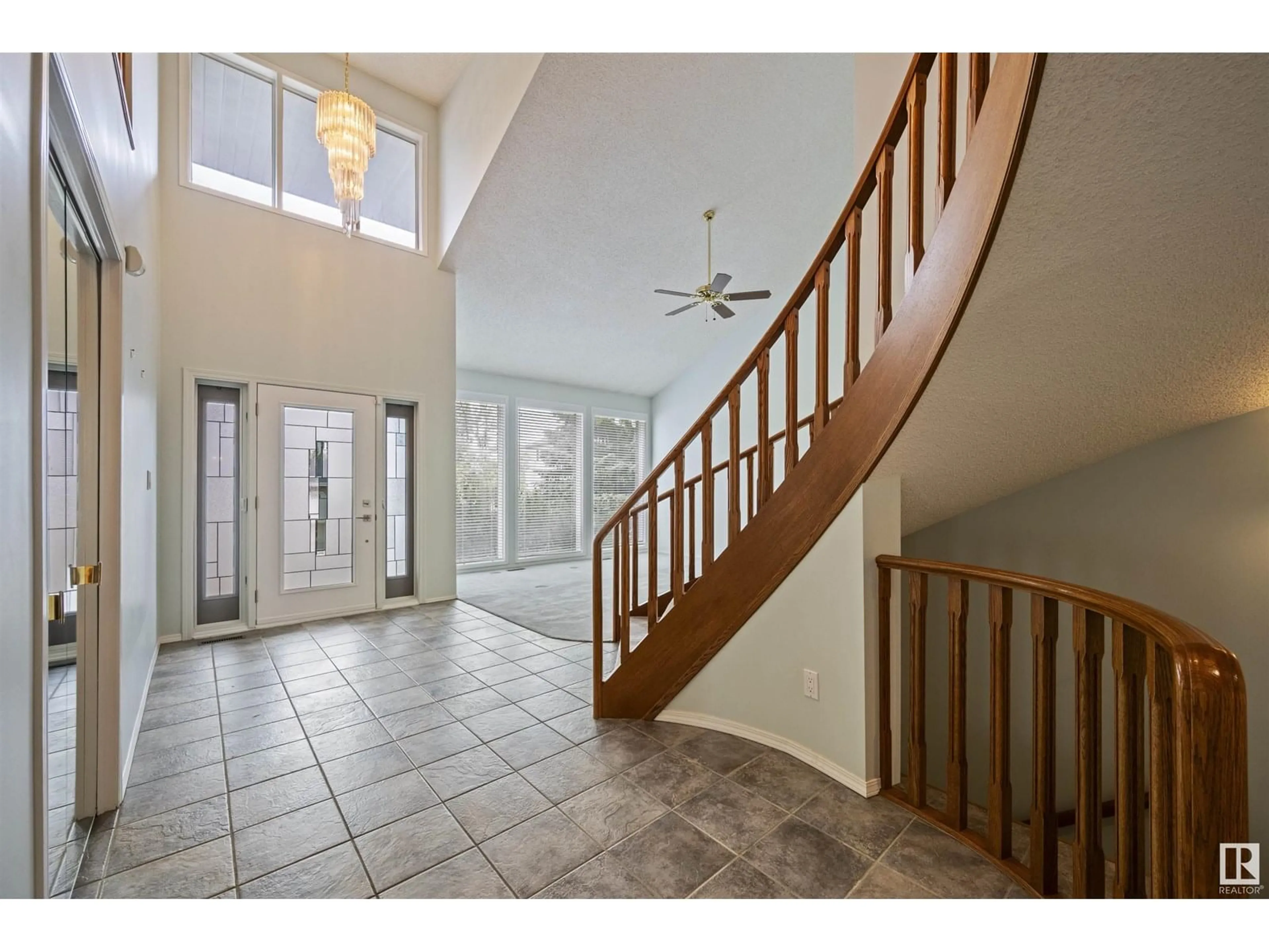 Indoor foyer for 12431 29A AV, Edmonton Alberta T6J6C8