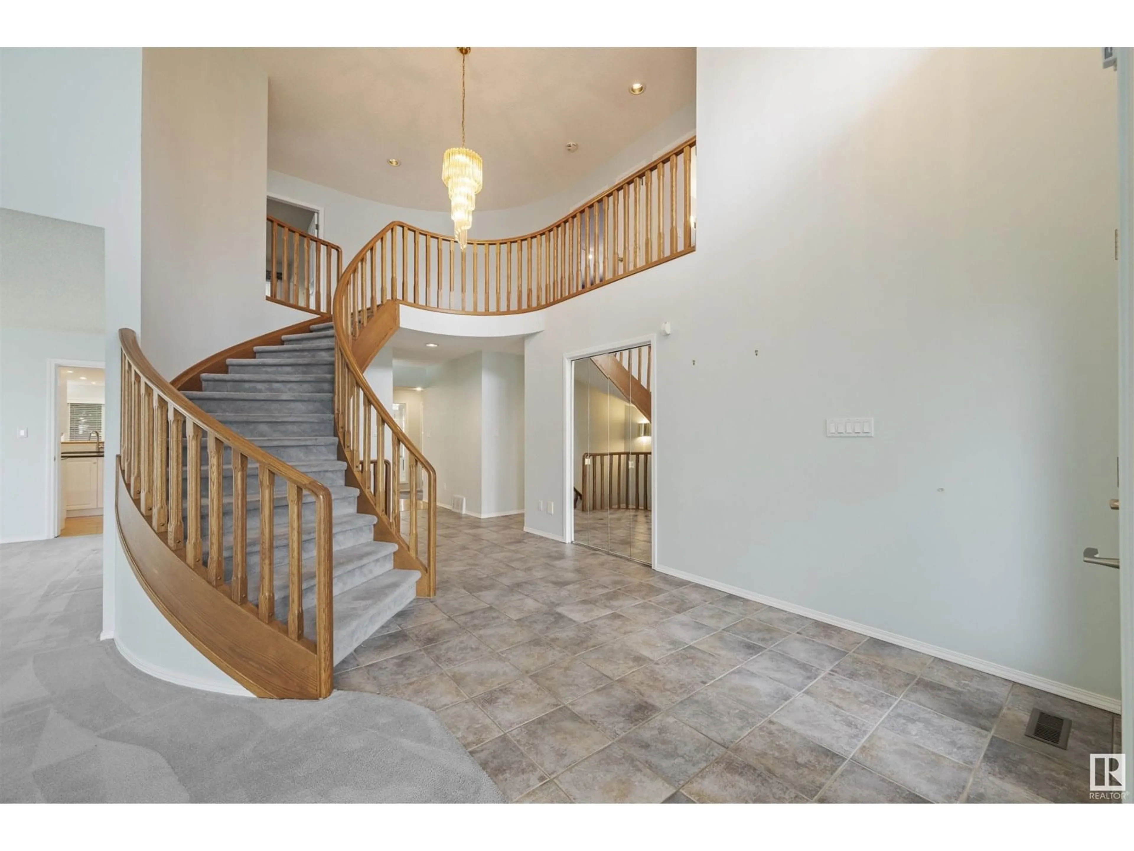 Indoor foyer for 12431 29A AV, Edmonton Alberta T6J6C8