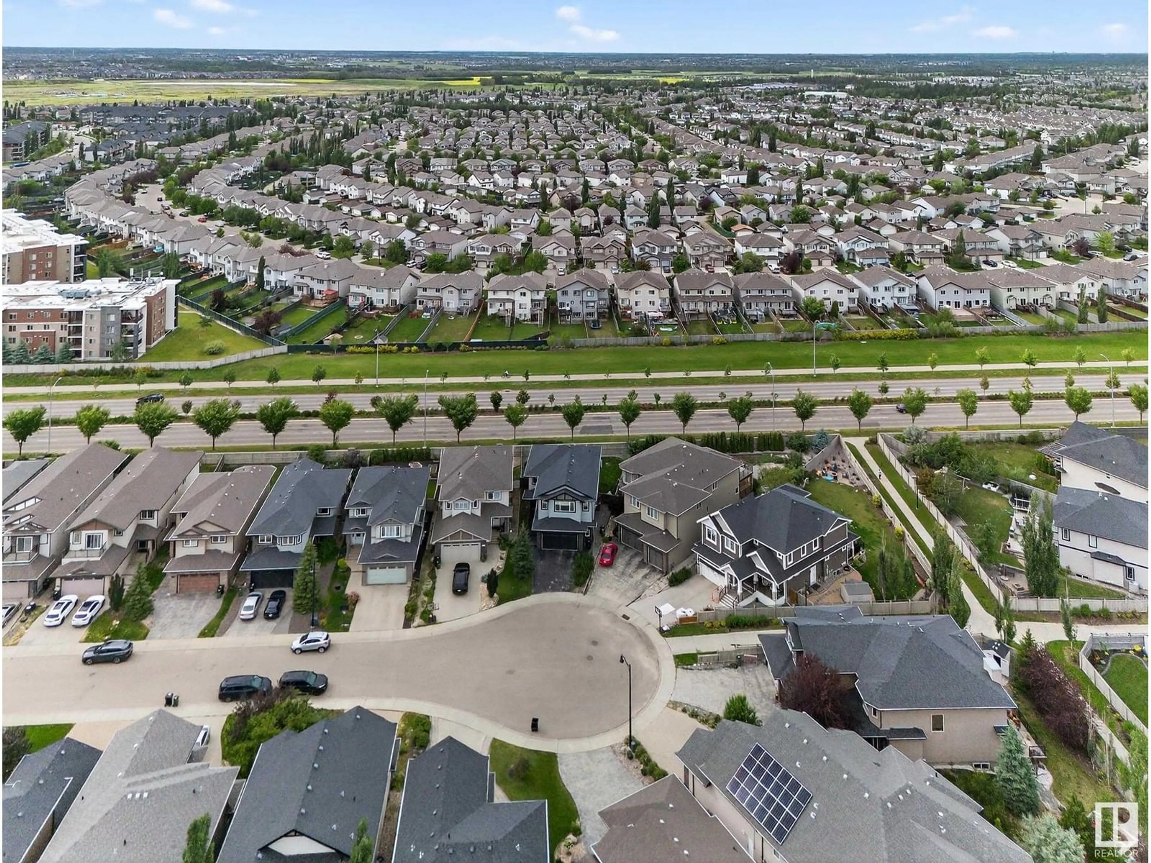 A pic from outside/outdoor area/front of a property/back of a property/a pic from drone, street for 1552 CUNNINGHAM CA SW, Edmonton Alberta T6W0Y3