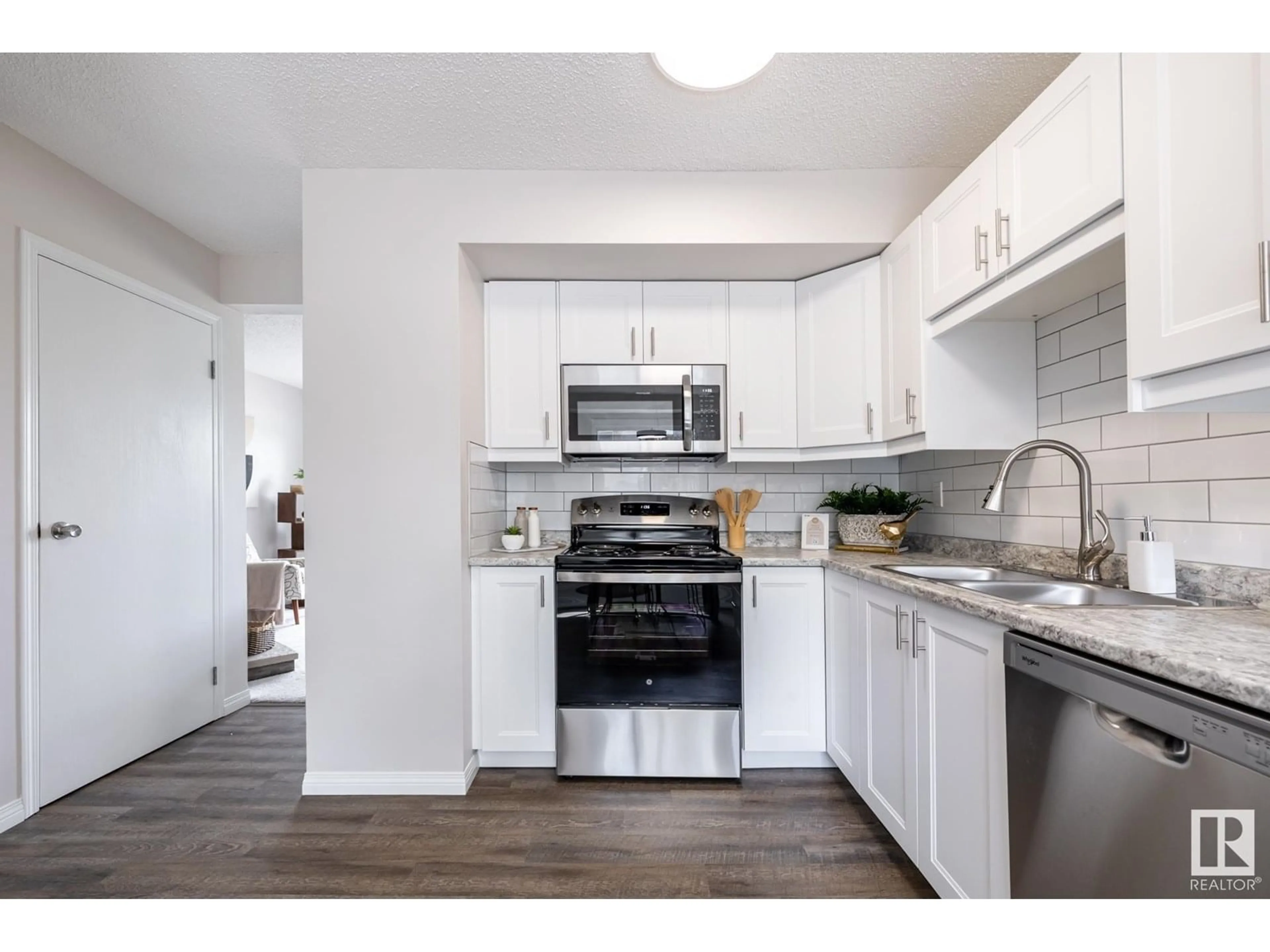 Standard kitchen, unknown for 1225 HOOKE RD, Edmonton Alberta T5A4A5
