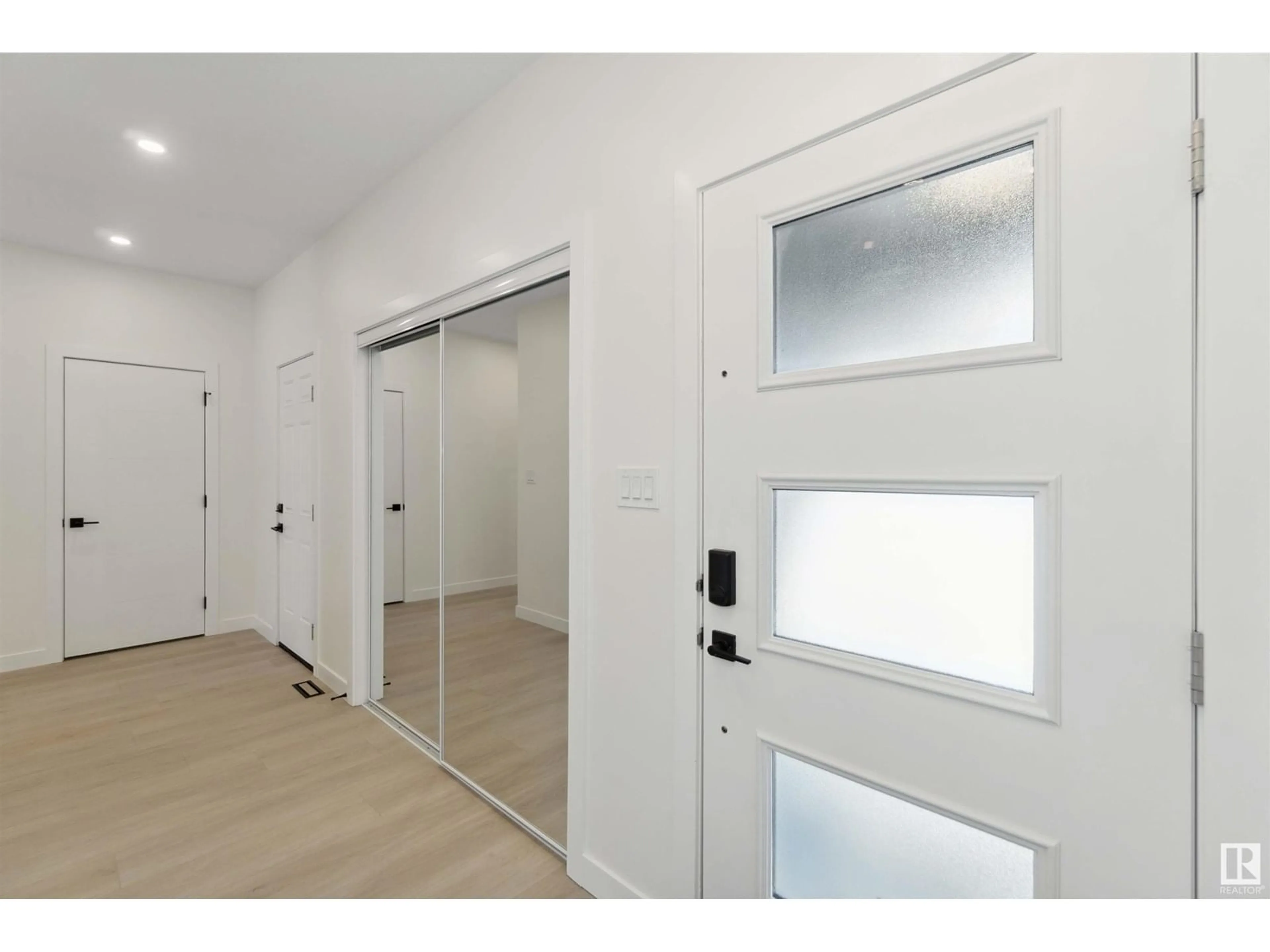 Indoor entryway for 15 BRUNSWYCK CR, Spruce Grove Alberta T7X0Y9