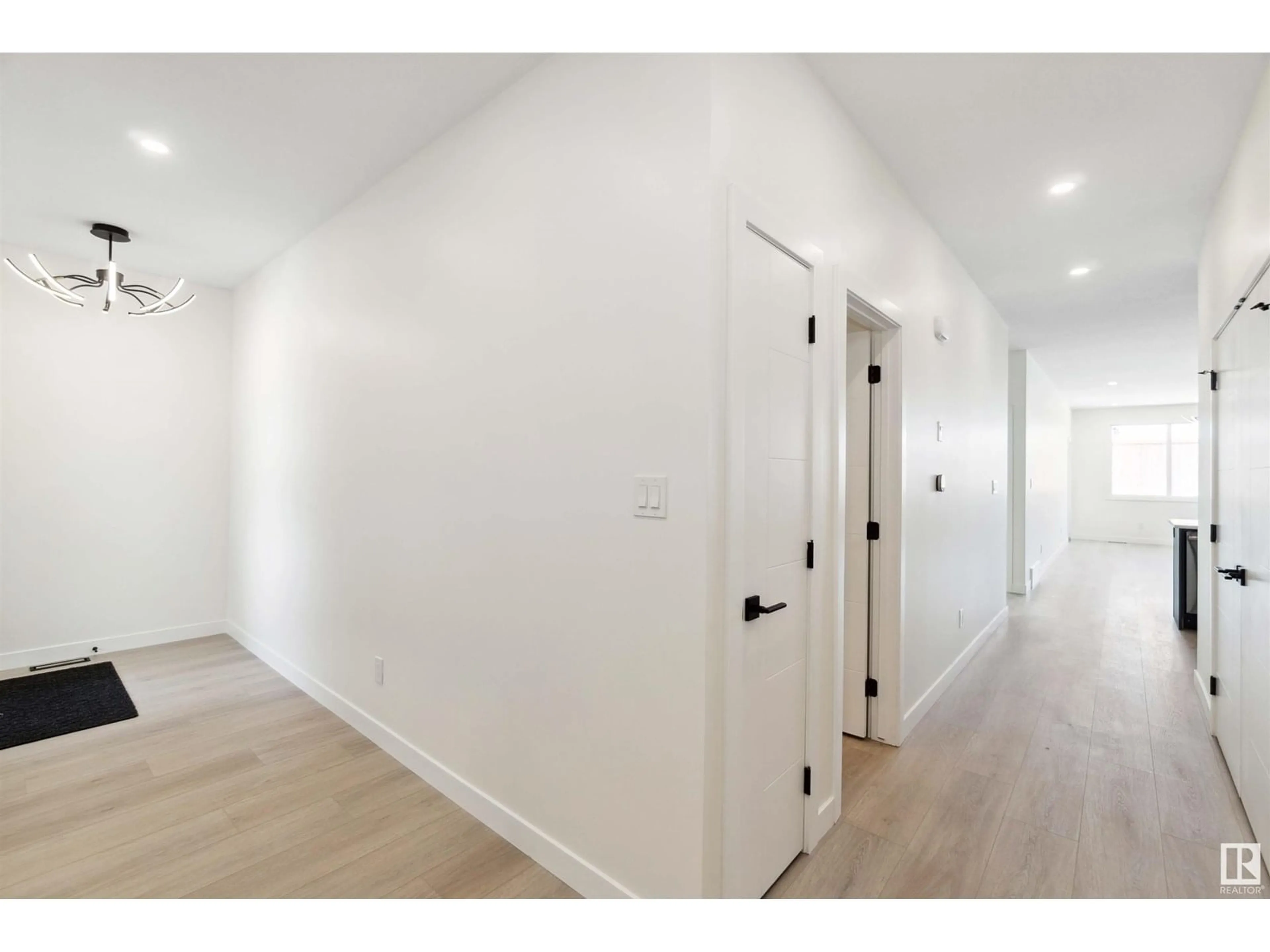 Indoor entryway for 15 BRUNSWYCK CR, Spruce Grove Alberta T7X0Y9