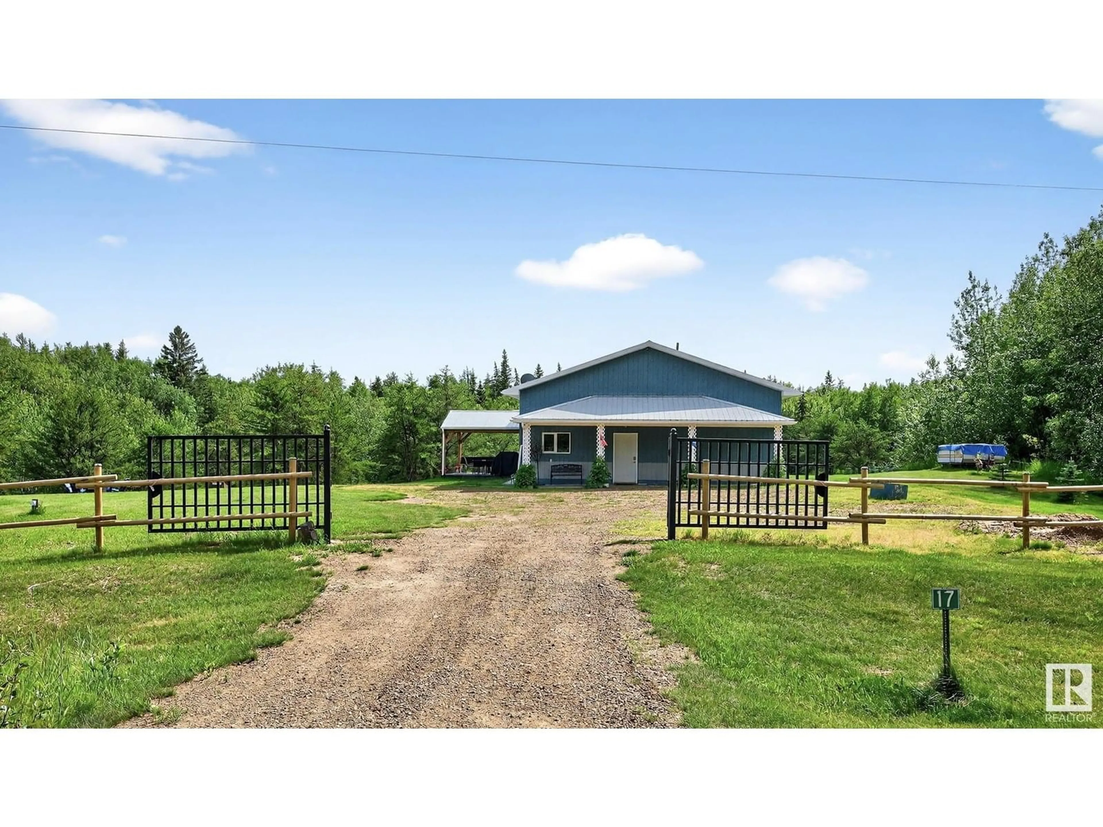 A pic from outside/outdoor area/front of a property/back of a property/a pic from drone, unknown for 17 - 61112 HIGHWAY 855, Rural Smoky Lake County Alberta T0A3C0