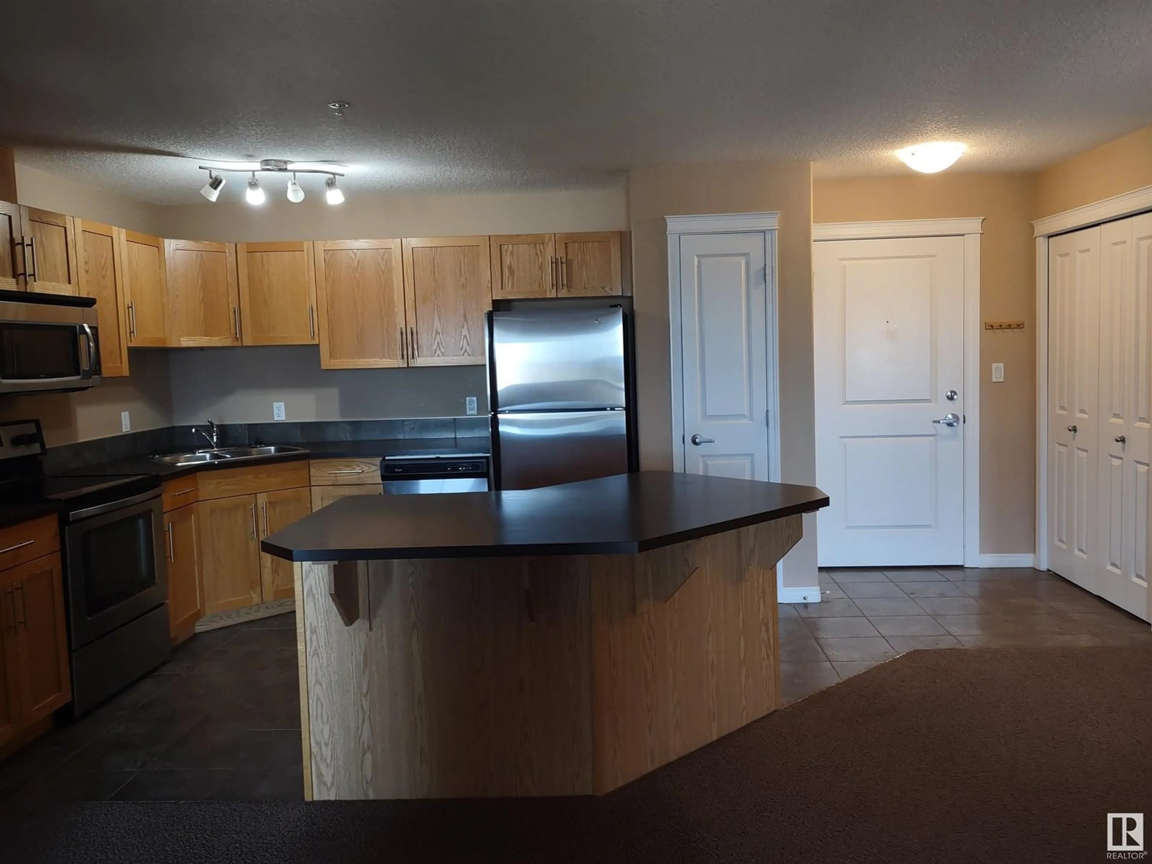 Open concept kitchen, unknown for 300 - 315 SPRUCE RIDGE RD, Spruce Grove Alberta T7X3E6