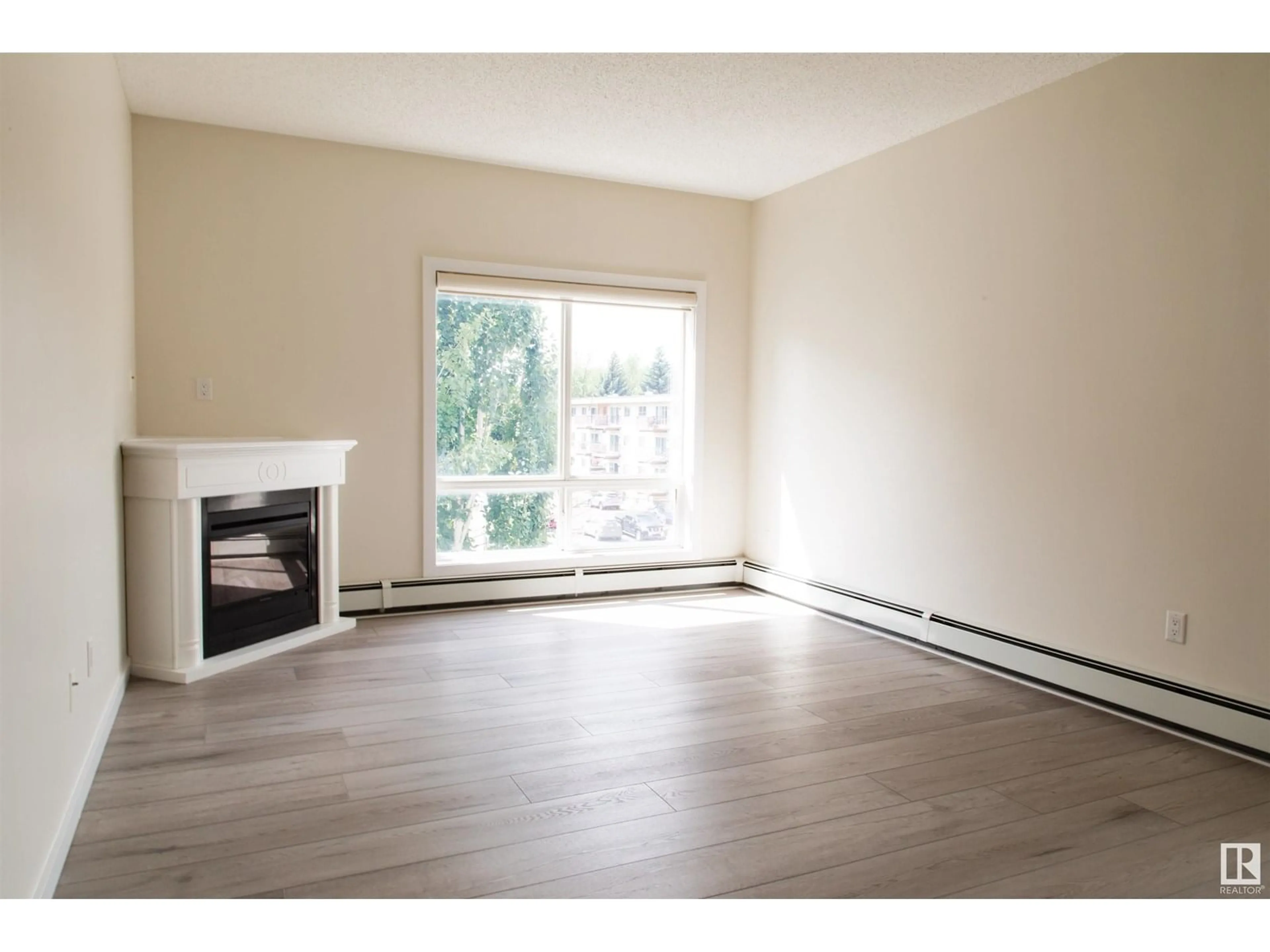 A pic of a room for 304 - 10524 77 AV, Edmonton Alberta T6E1N1