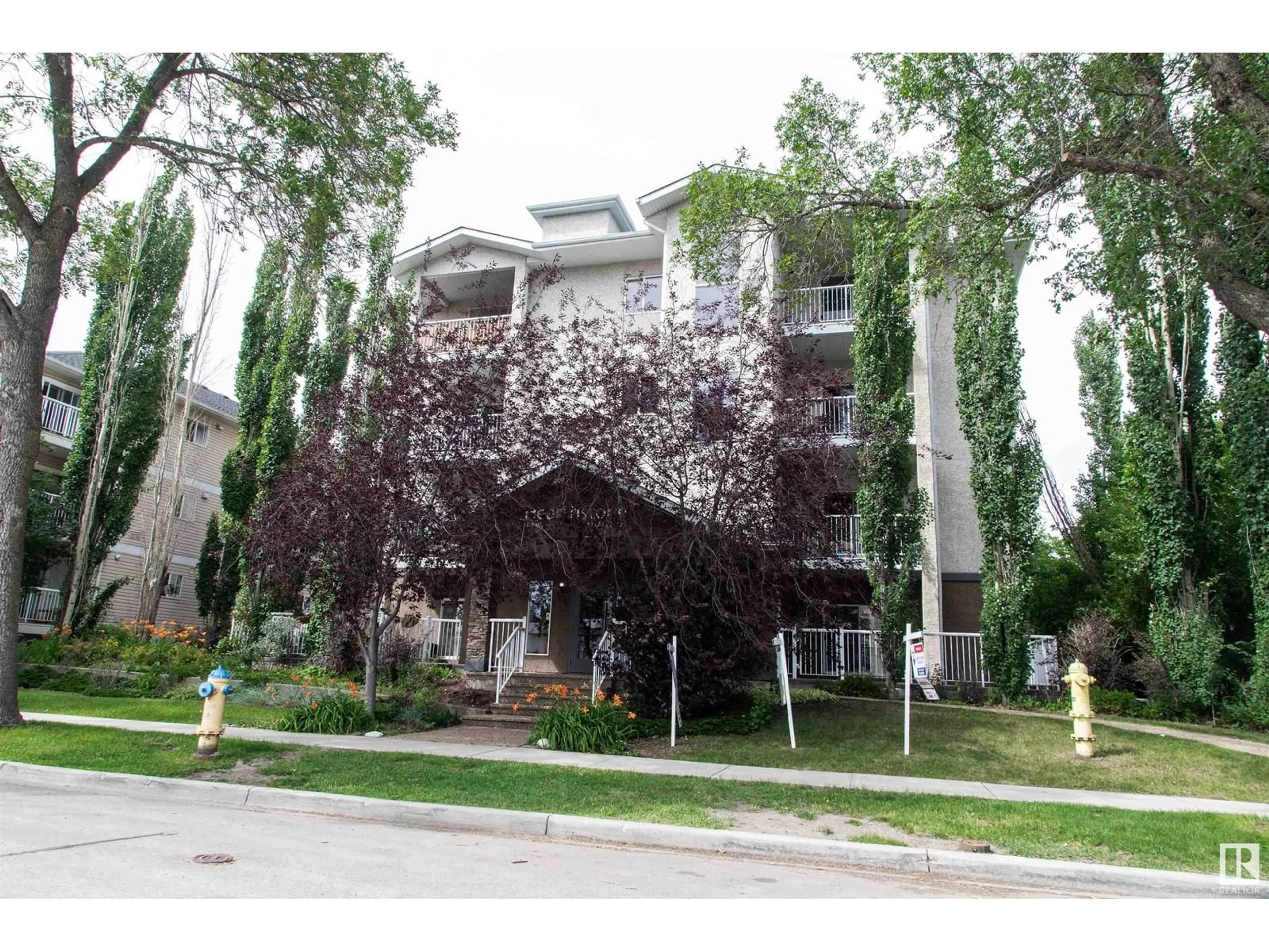 Unknown for 304 - 10524 77 AV, Edmonton Alberta T6E1N1