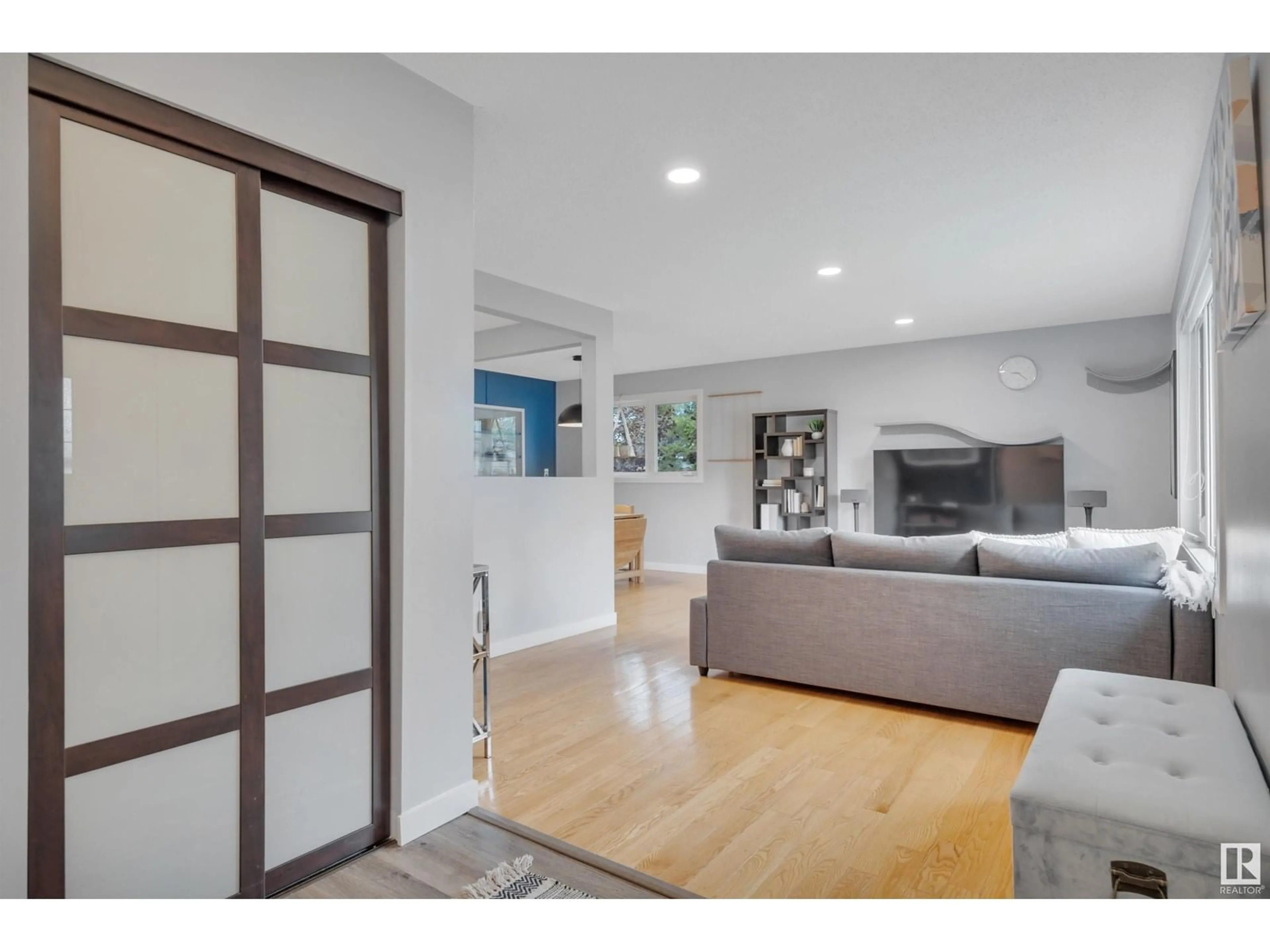 Indoor entryway for 26A ROSEWOOD DR, Sherwood Park Alberta T8A2H3