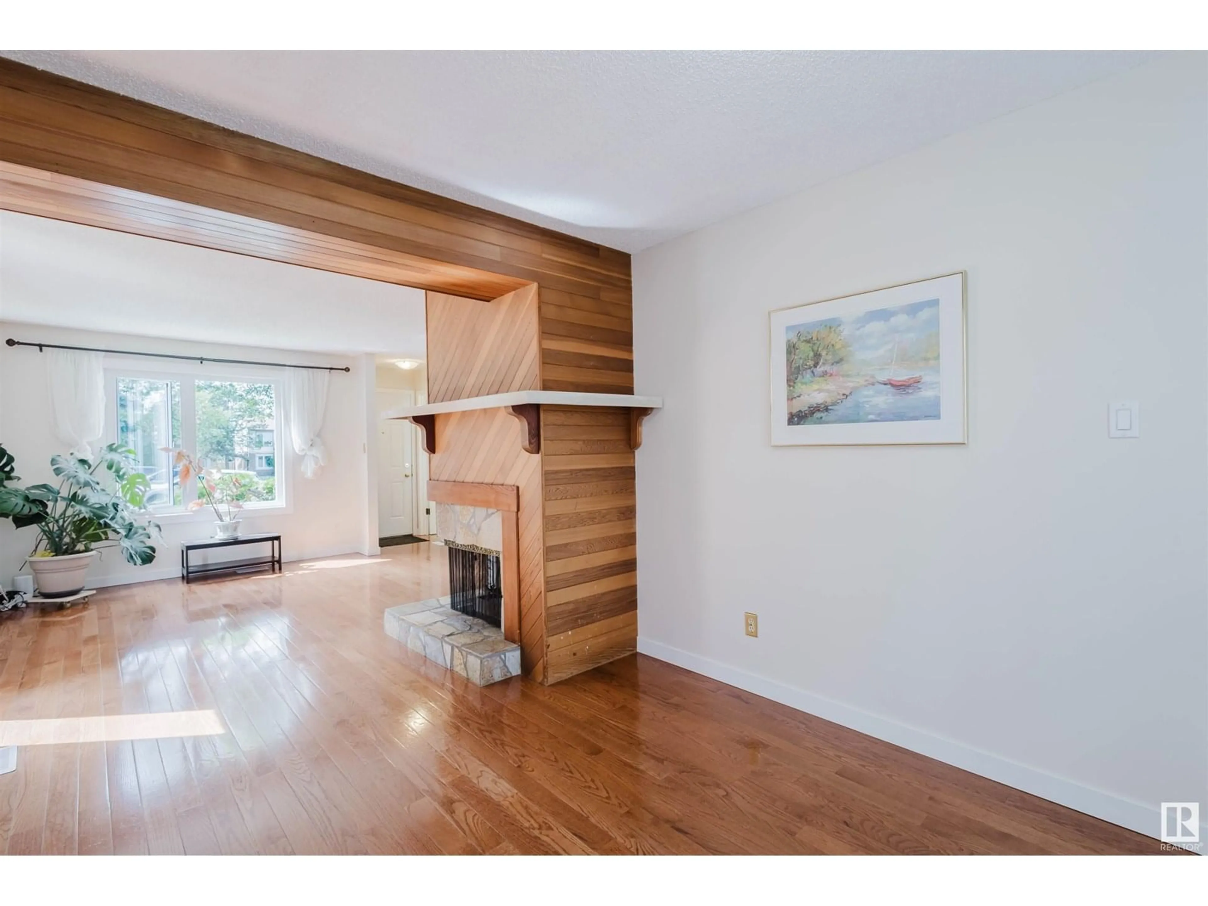 Unknown for 15 - 11111 26 AV, Edmonton Alberta T6J5M7