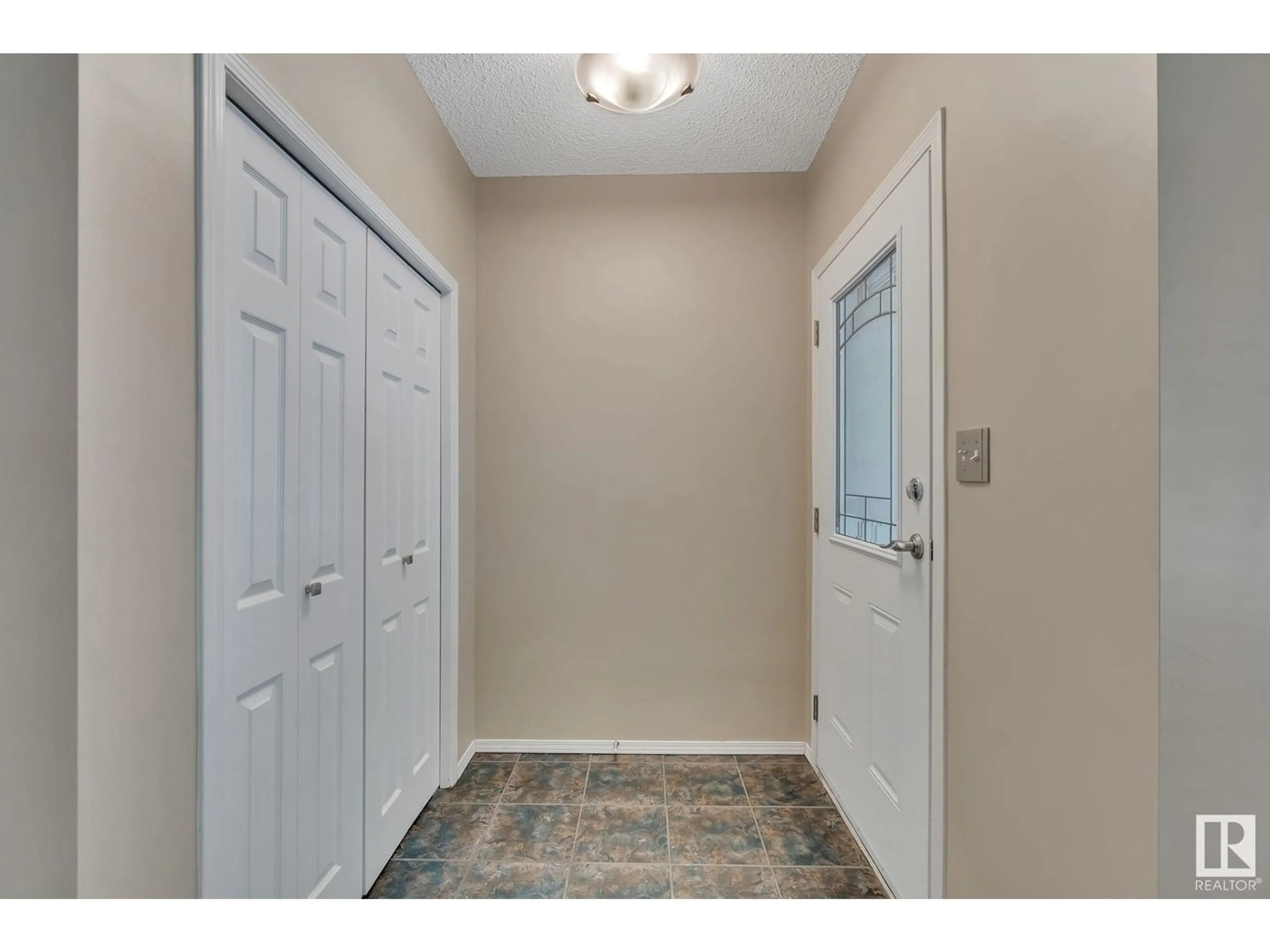 Indoor entryway for NW - 9228 92 ST, Edmonton Alberta T6C3R5