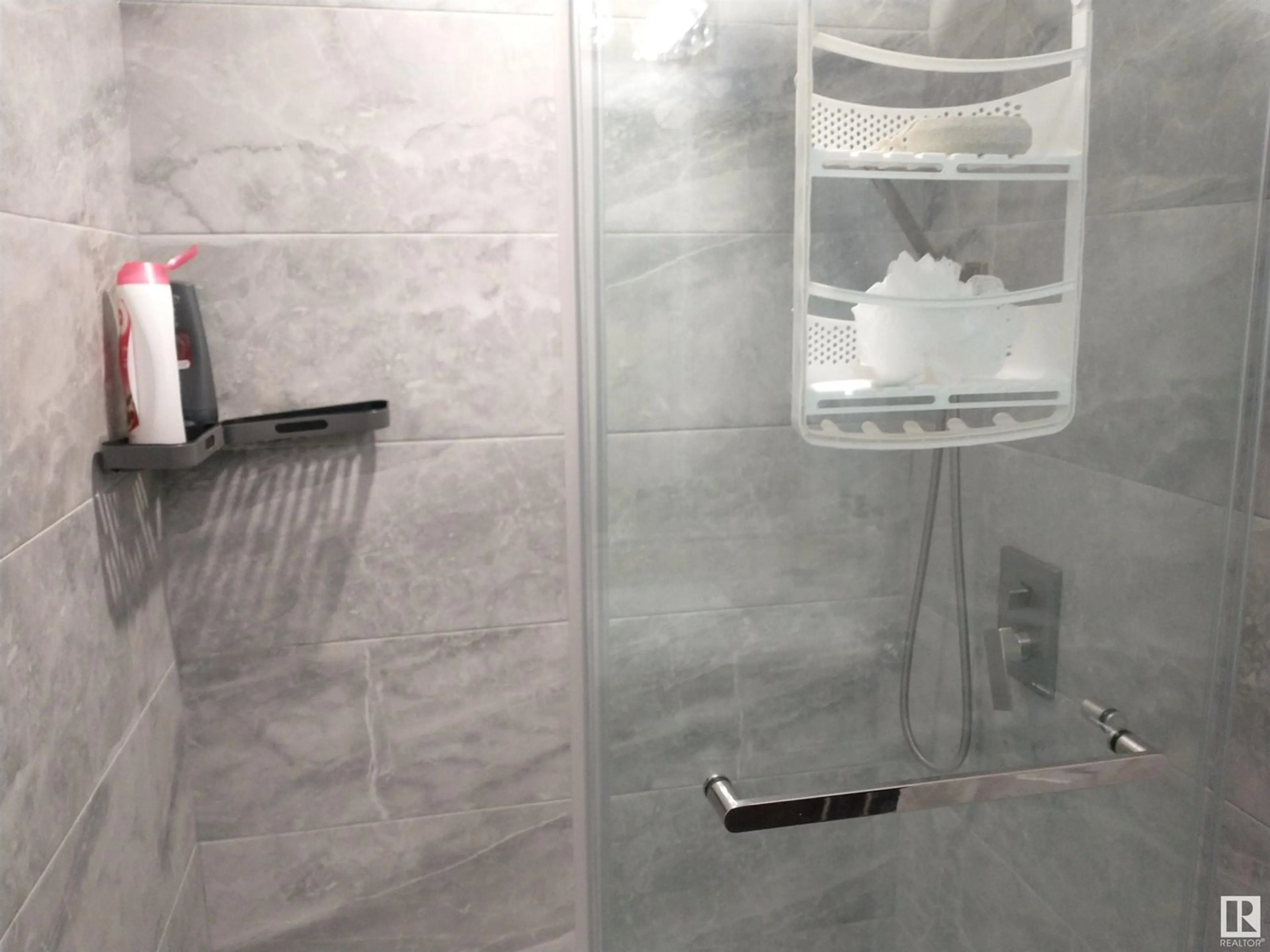 Contemporary bathroom, ceramic/tile floor for 21235 90 AV, Edmonton Alberta T5T6Z1