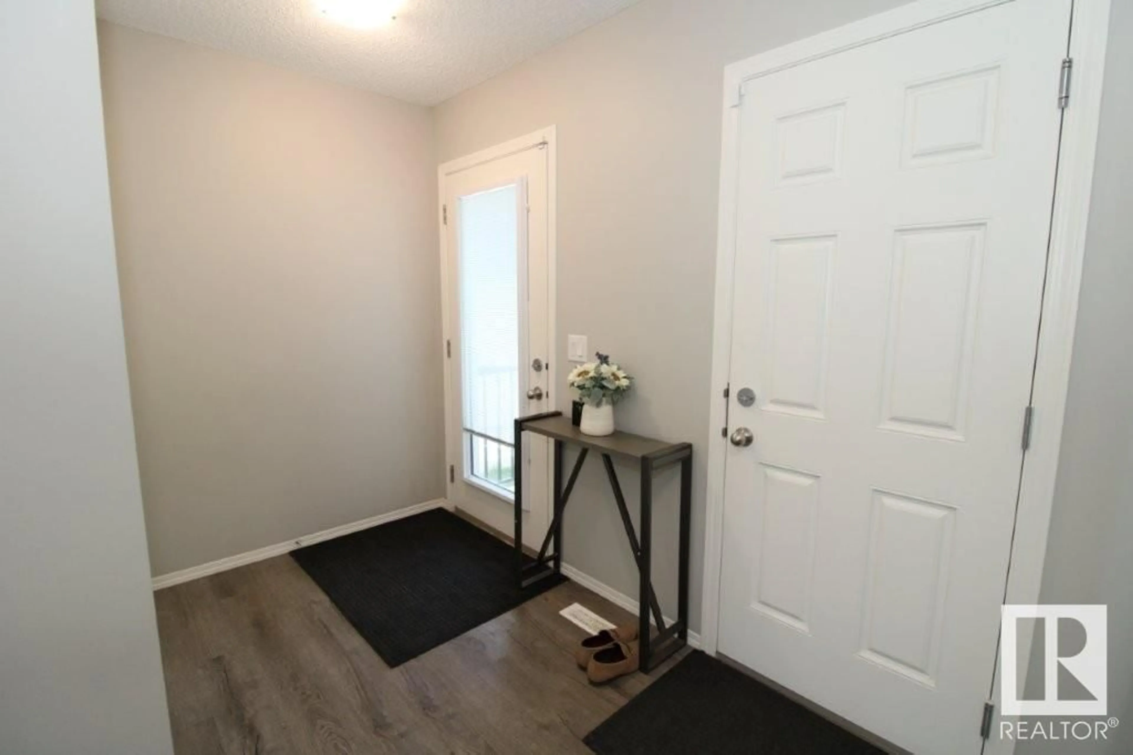 Indoor entryway for 3097 CHECKNITA WY, Edmonton Alberta T6W4E9