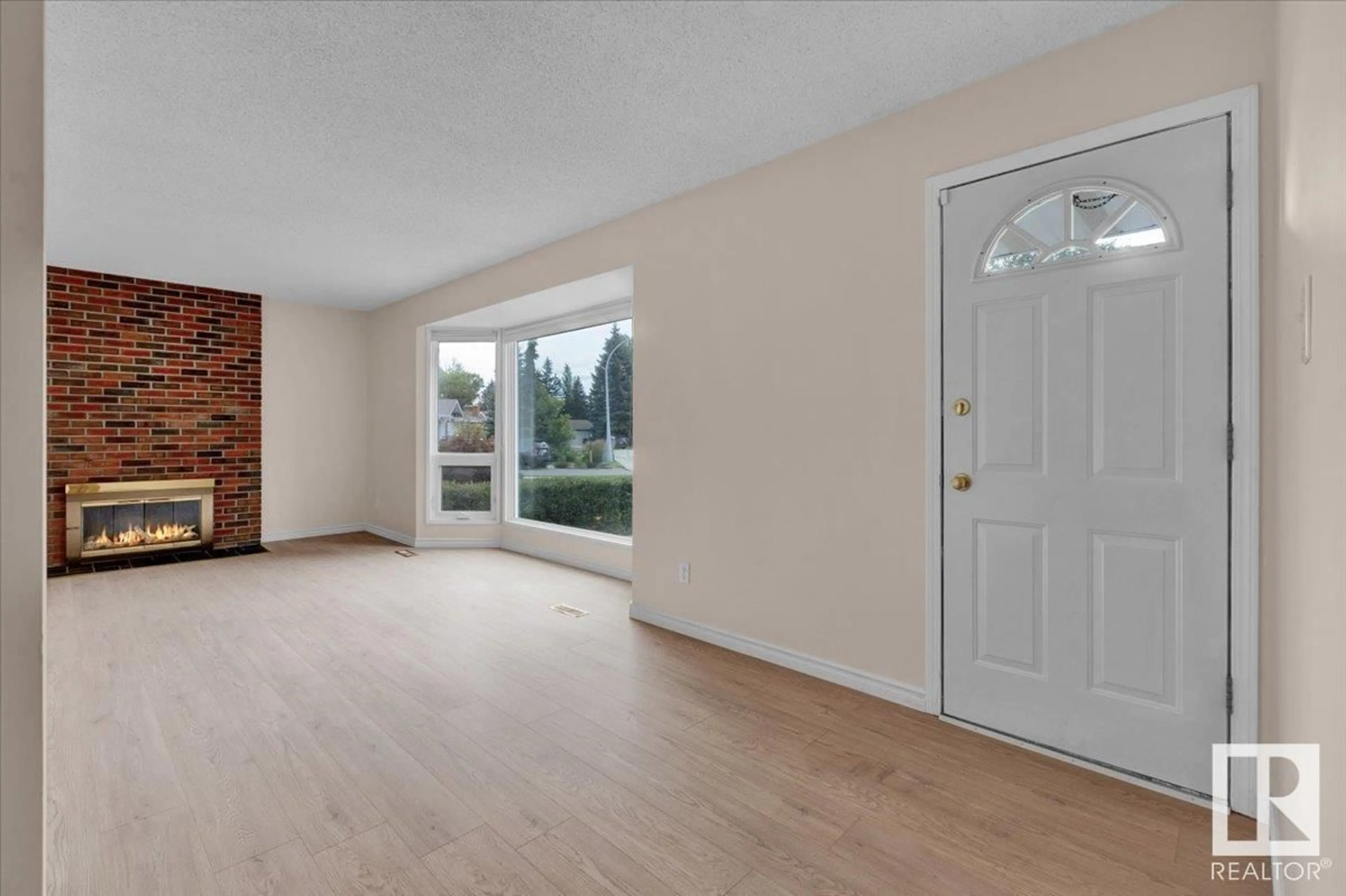Indoor entryway for 223 GRAHAM PL, Sherwood Park Alberta T8A3N8