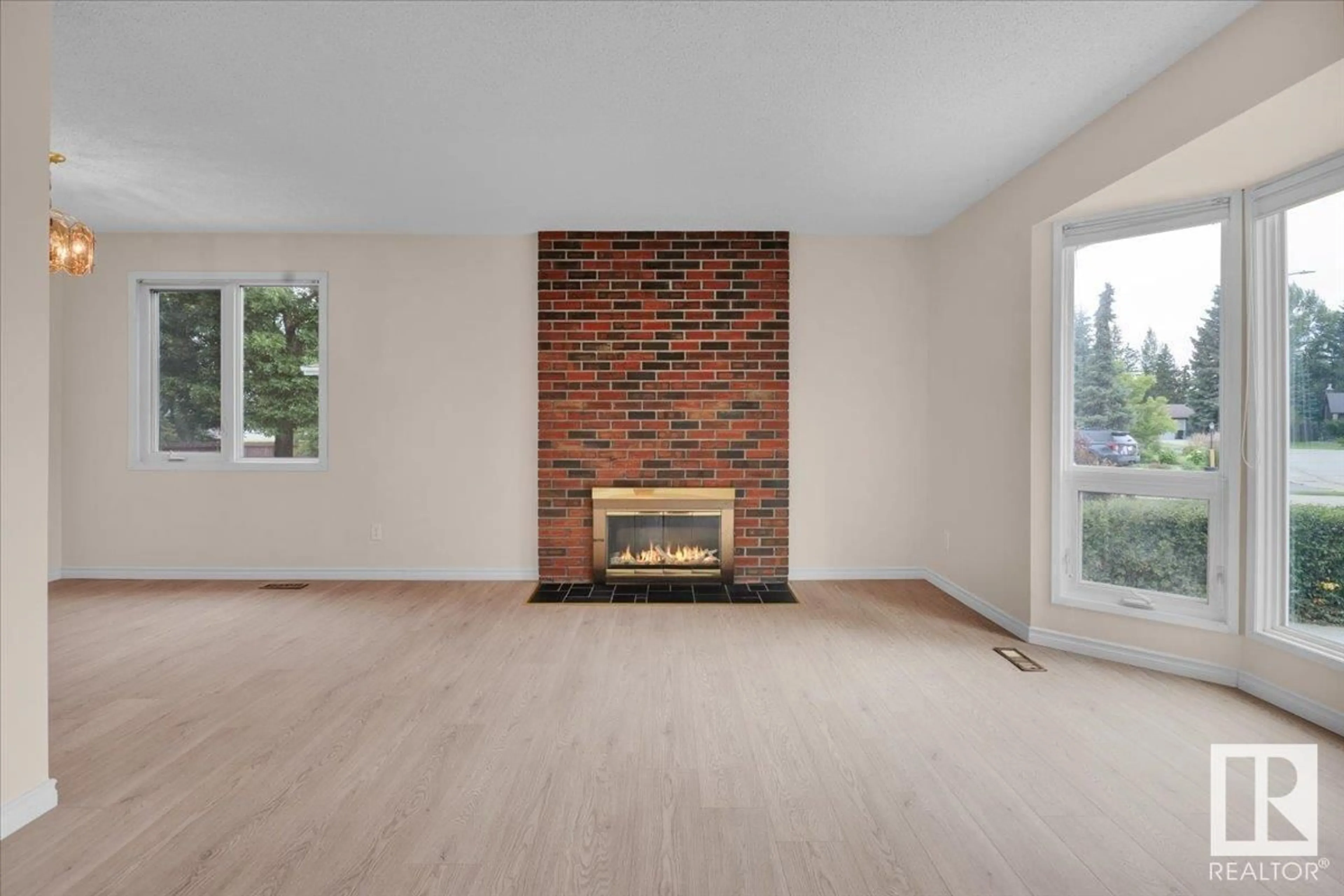 Unknown for 223 GRAHAM PL, Sherwood Park Alberta T8A3N8