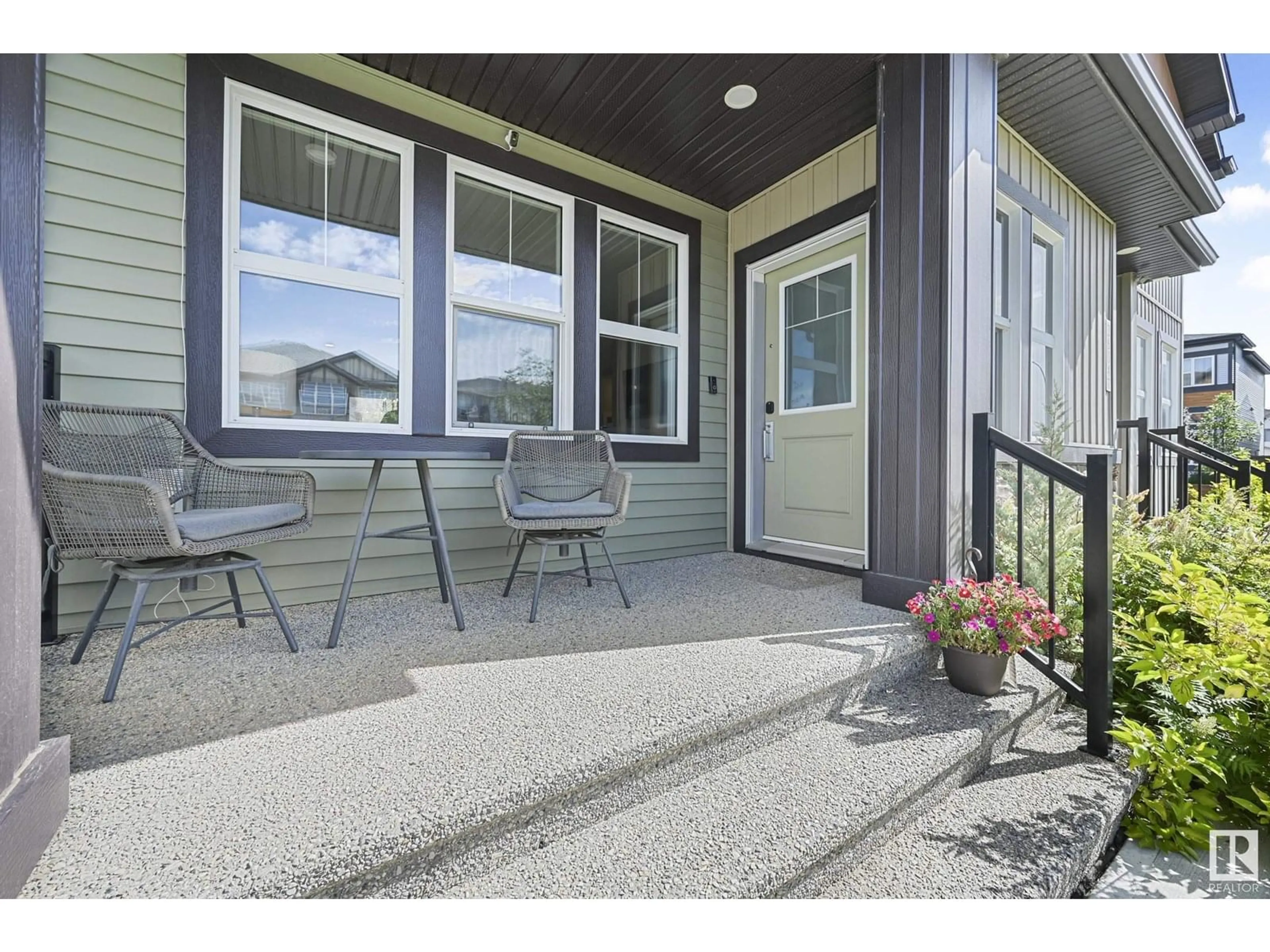 Home with vinyl exterior material, street for 3606 8 AV, Edmonton Alberta T6X2G6