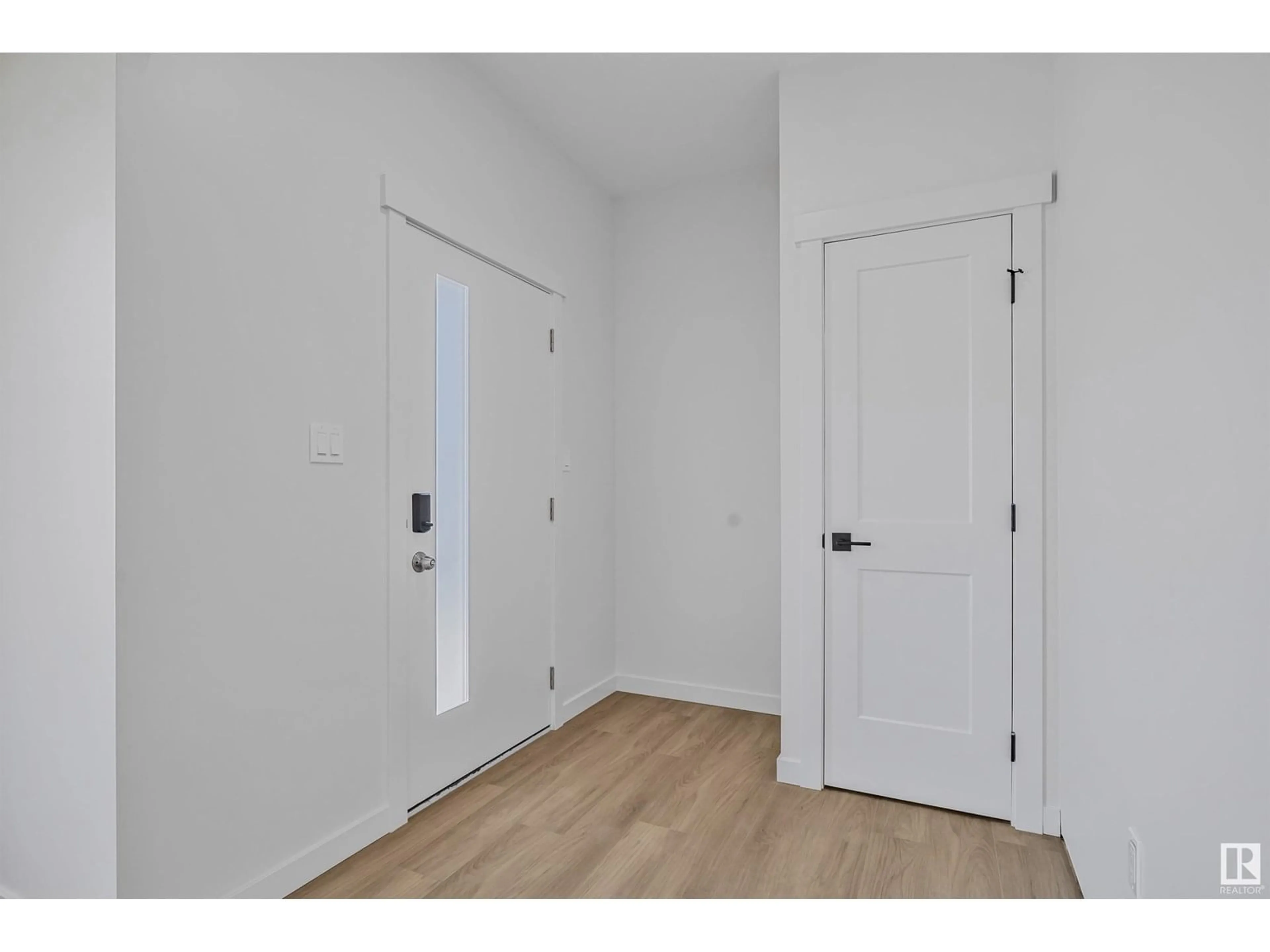 Indoor entryway for 13 HARRISON, Spruce Grove Alberta T7X0X2