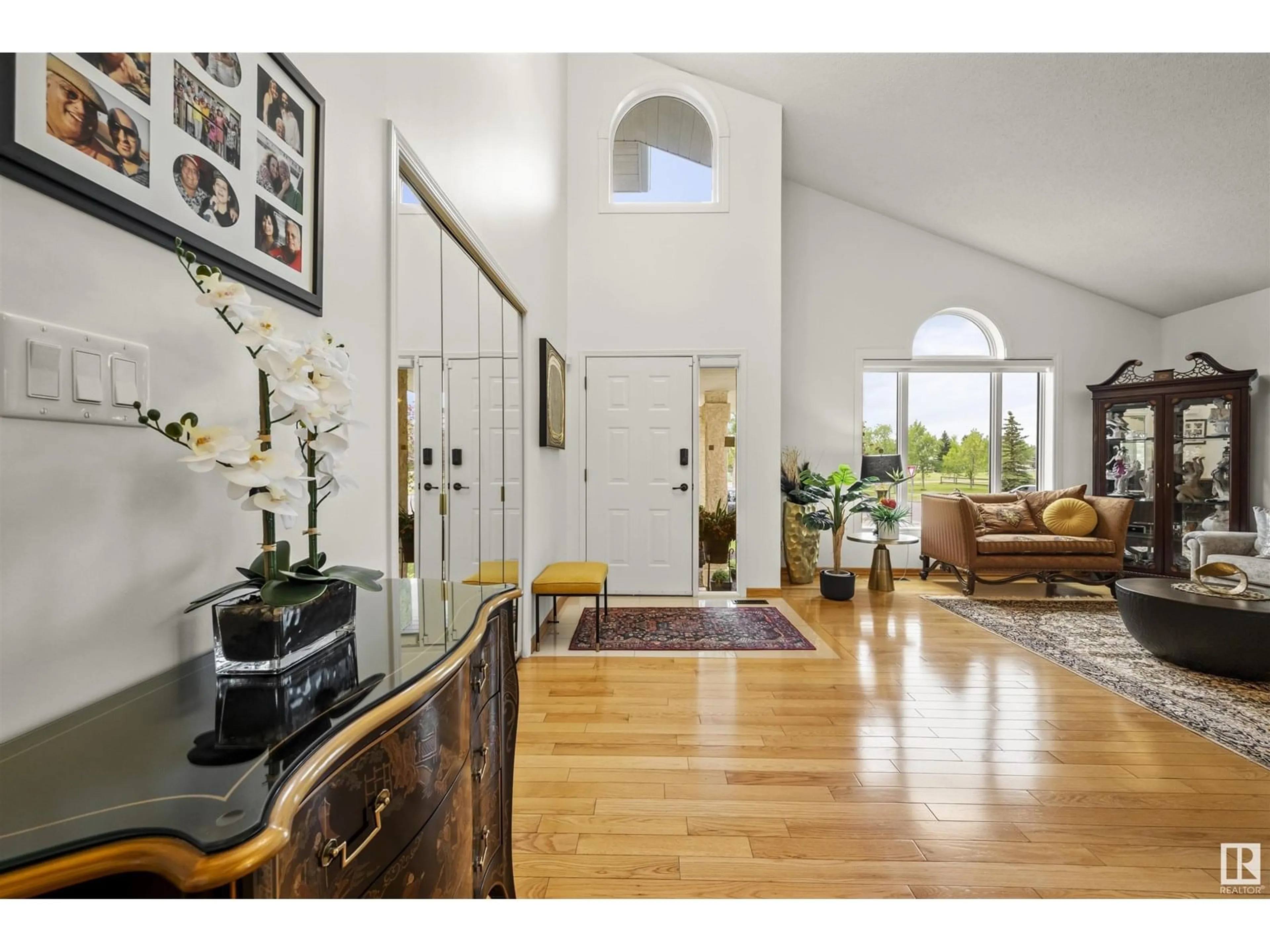 Indoor entryway for 299 BULYEA RD, Edmonton Alberta T6R1R8