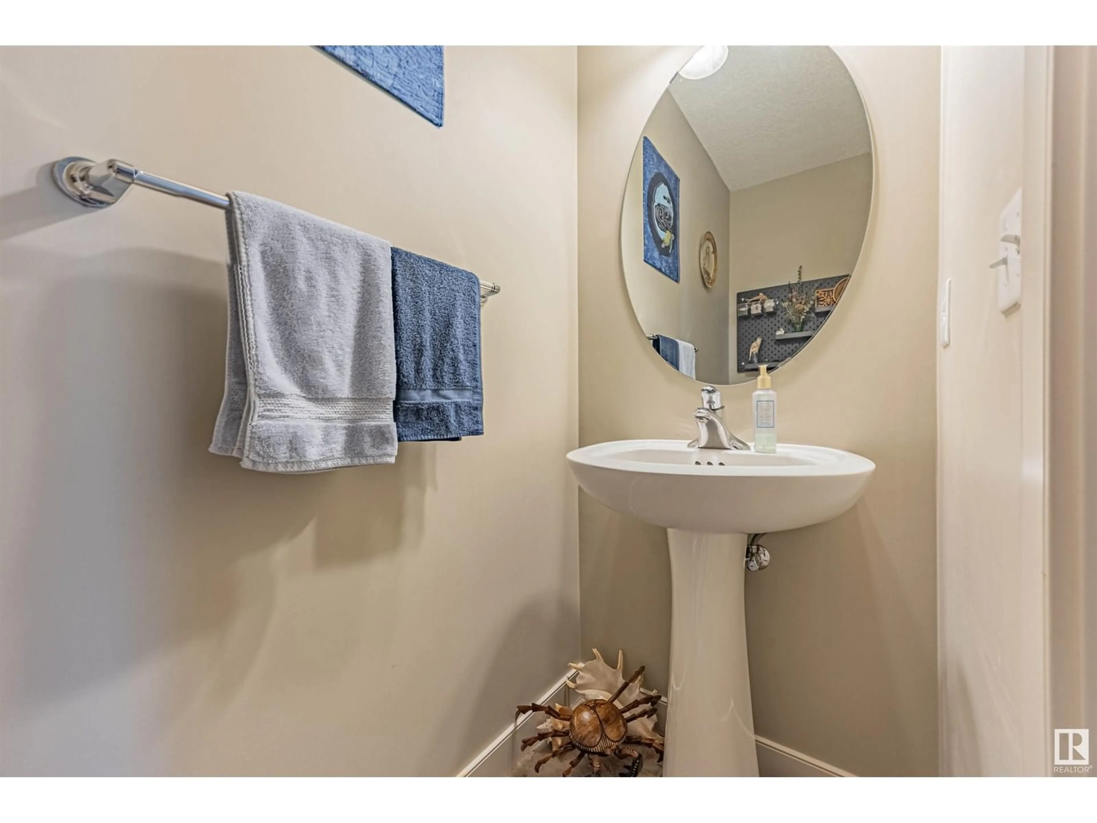 Standard bathroom, ceramic/tile floor for 20018 131 AV, Edmonton Alberta T5S0E1