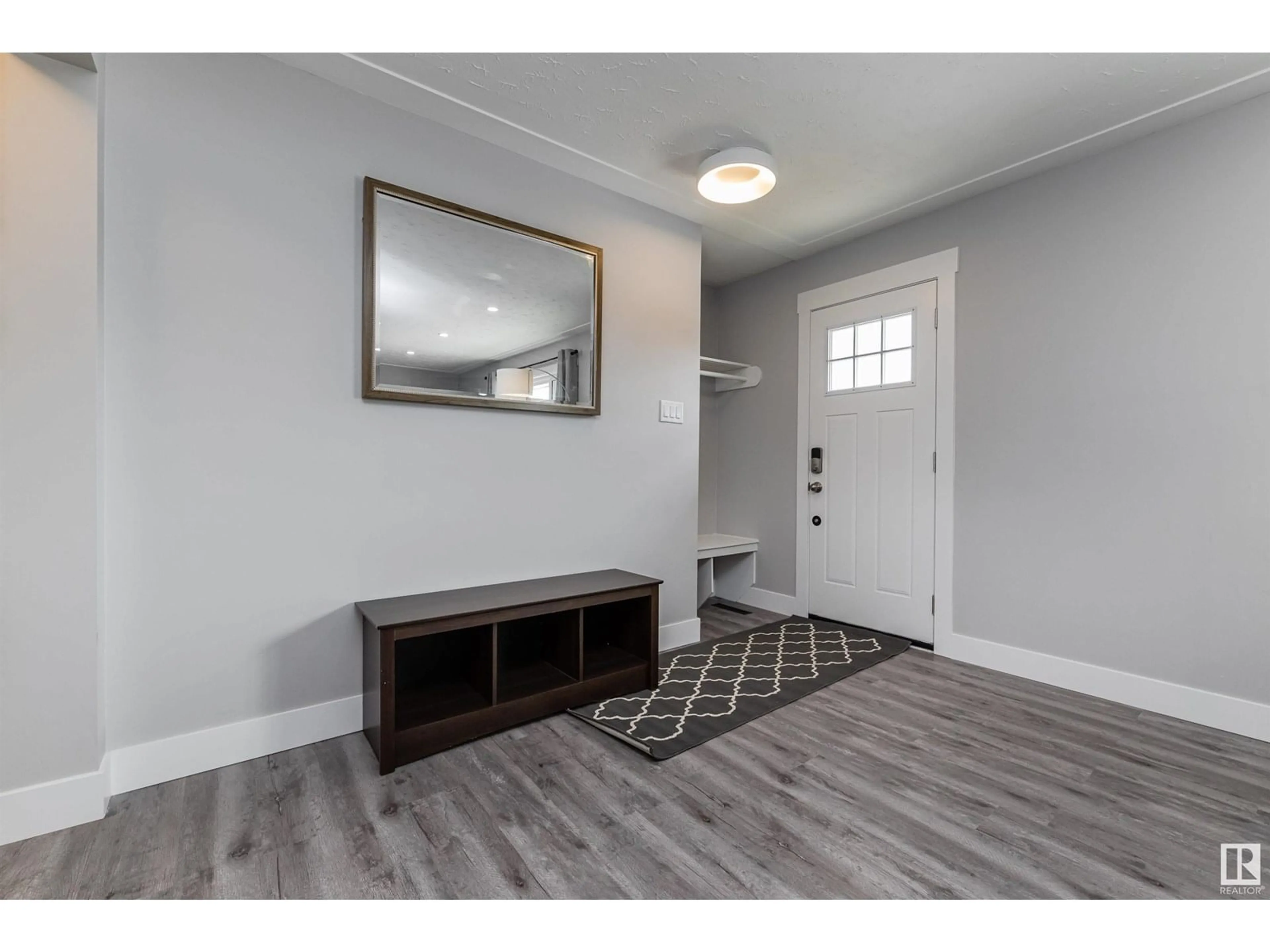 Indoor entryway for NW - 13456 107 ST, Edmonton Alberta T5E4W2