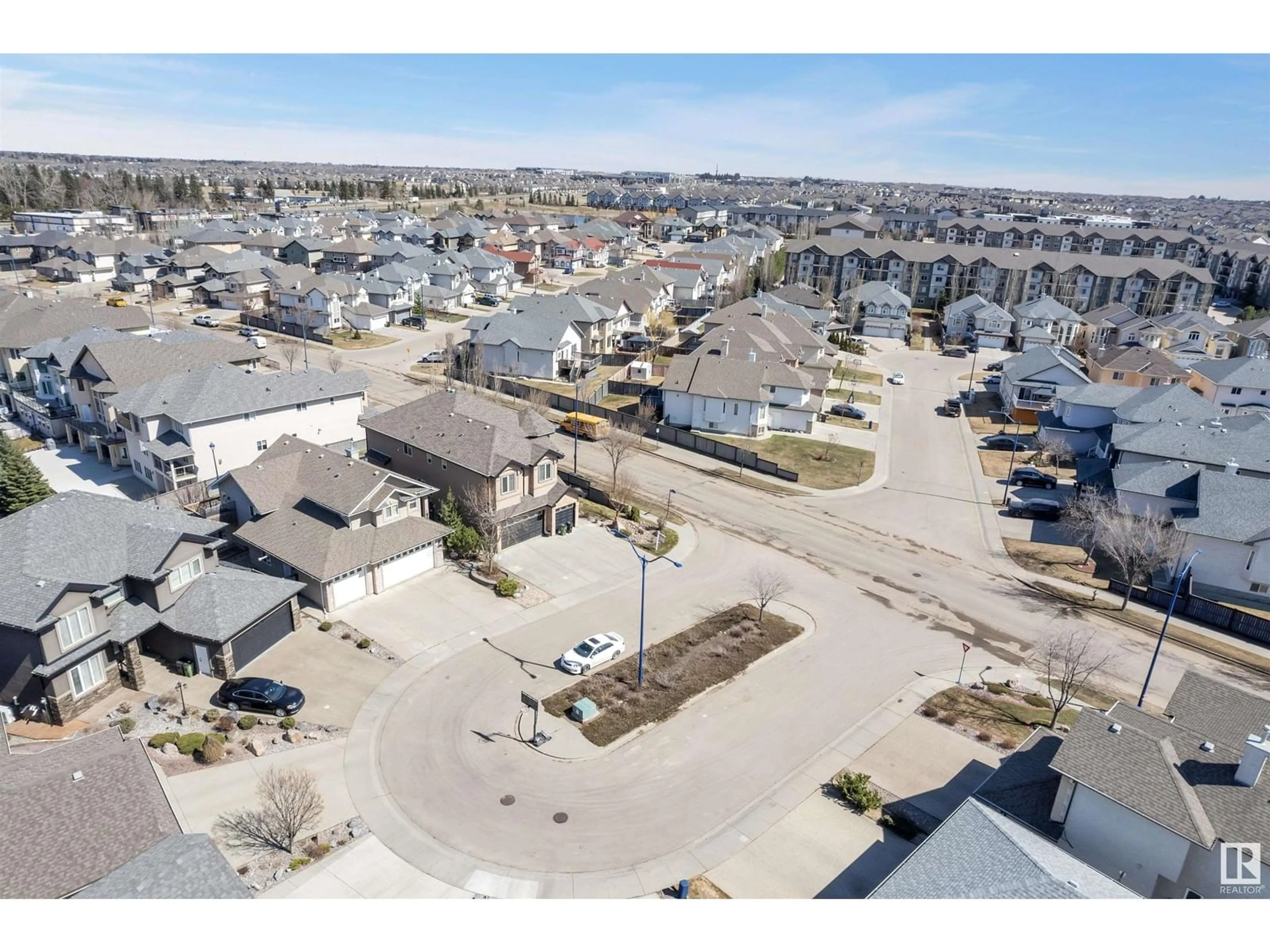 A pic from outside/outdoor area/front of a property/back of a property/a pic from drone, street for SW SW - 1304 70 ST, Edmonton Alberta T6X1K9