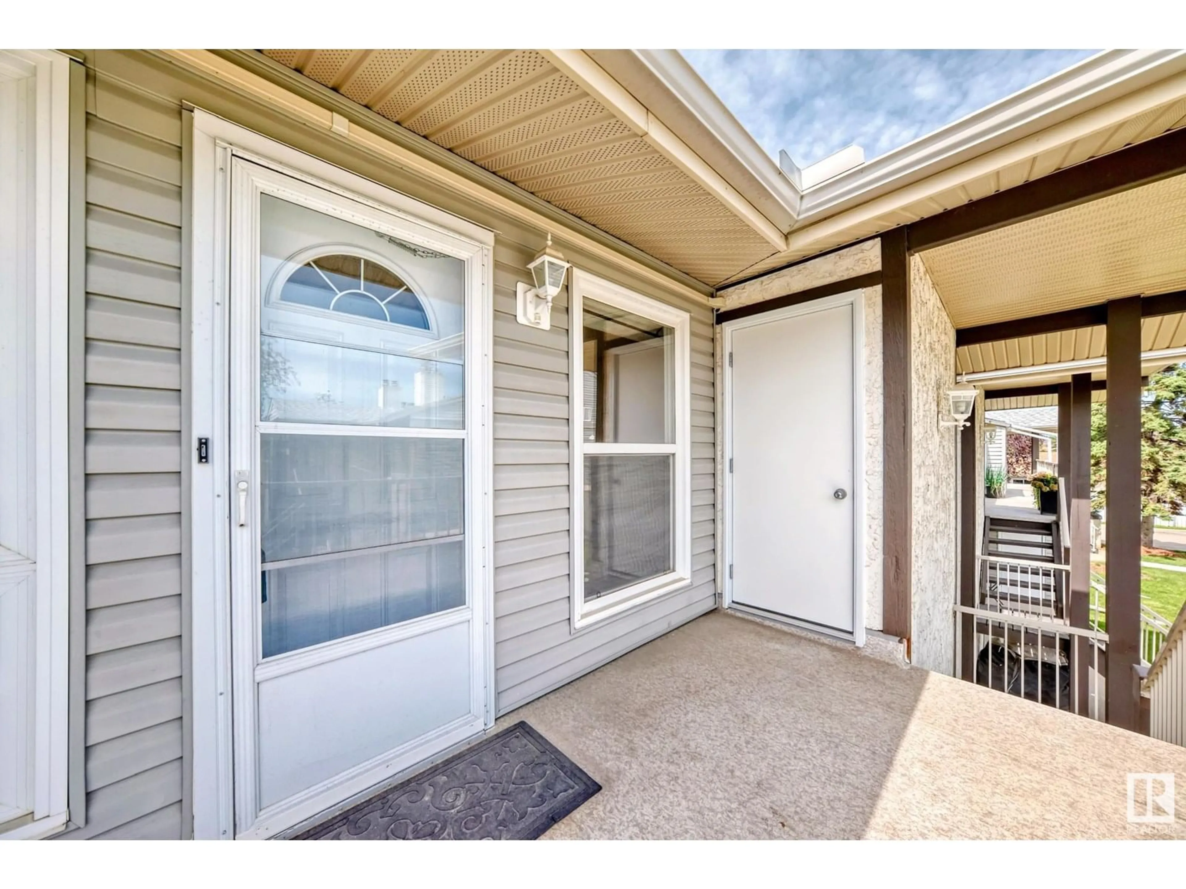 Indoor entryway for 9319 172 ST, Edmonton Alberta T5T3C3
