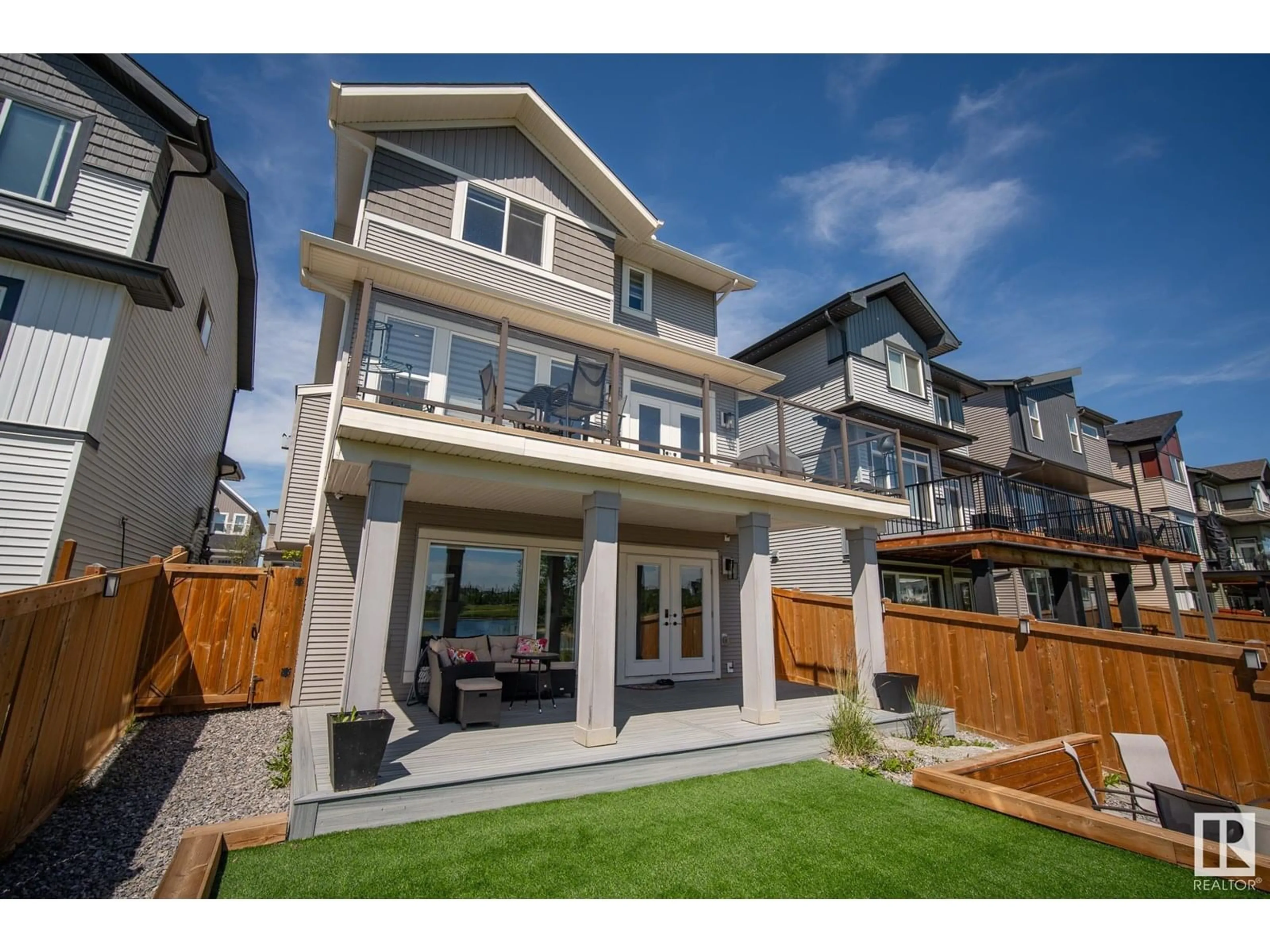 Unknown for 3306 PARKER LO SW, Edmonton Alberta T6W4C2