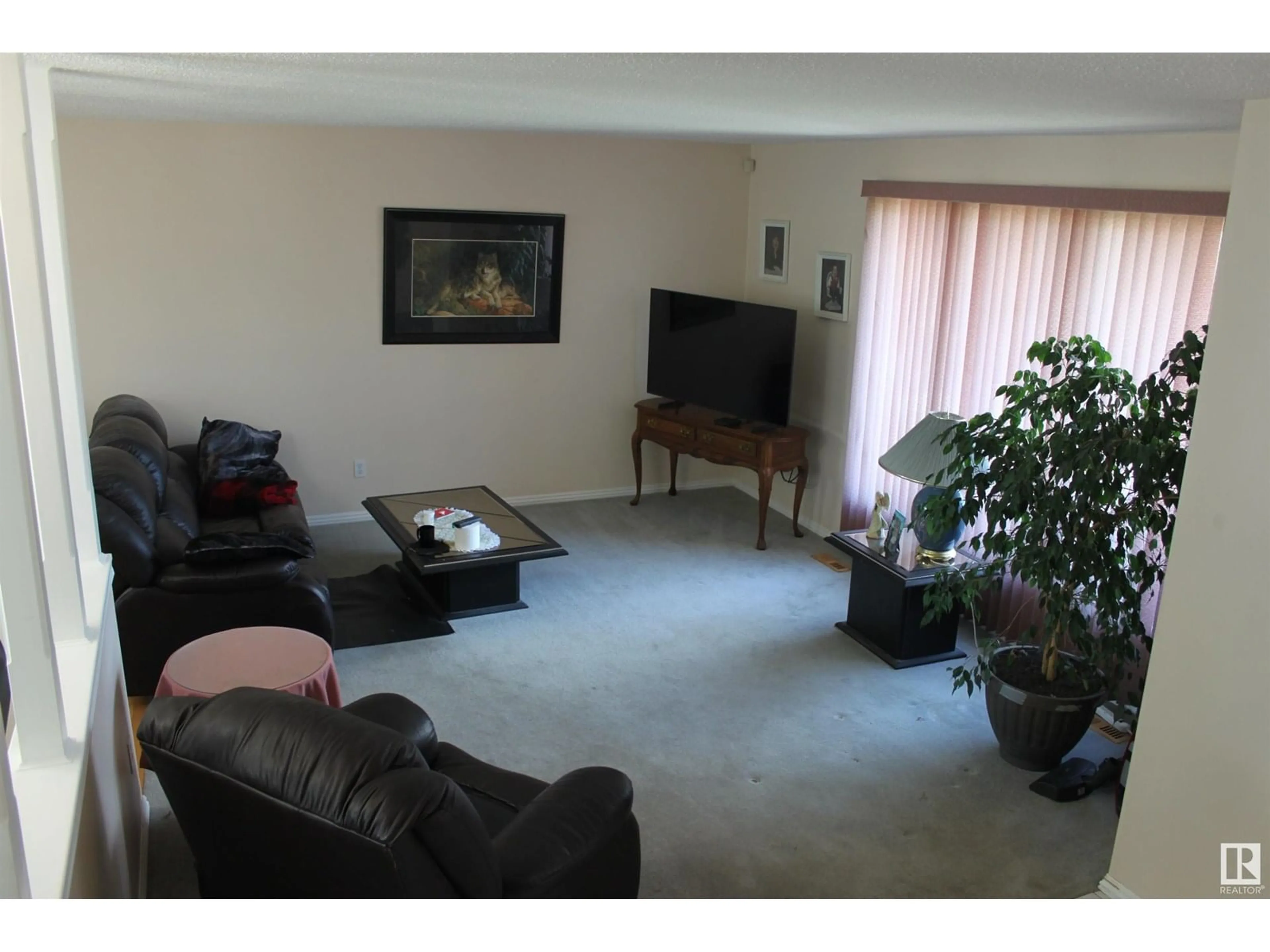 Living room with furniture, unknown for 102 GRANDIN DR, Morinville Alberta T0G1P0