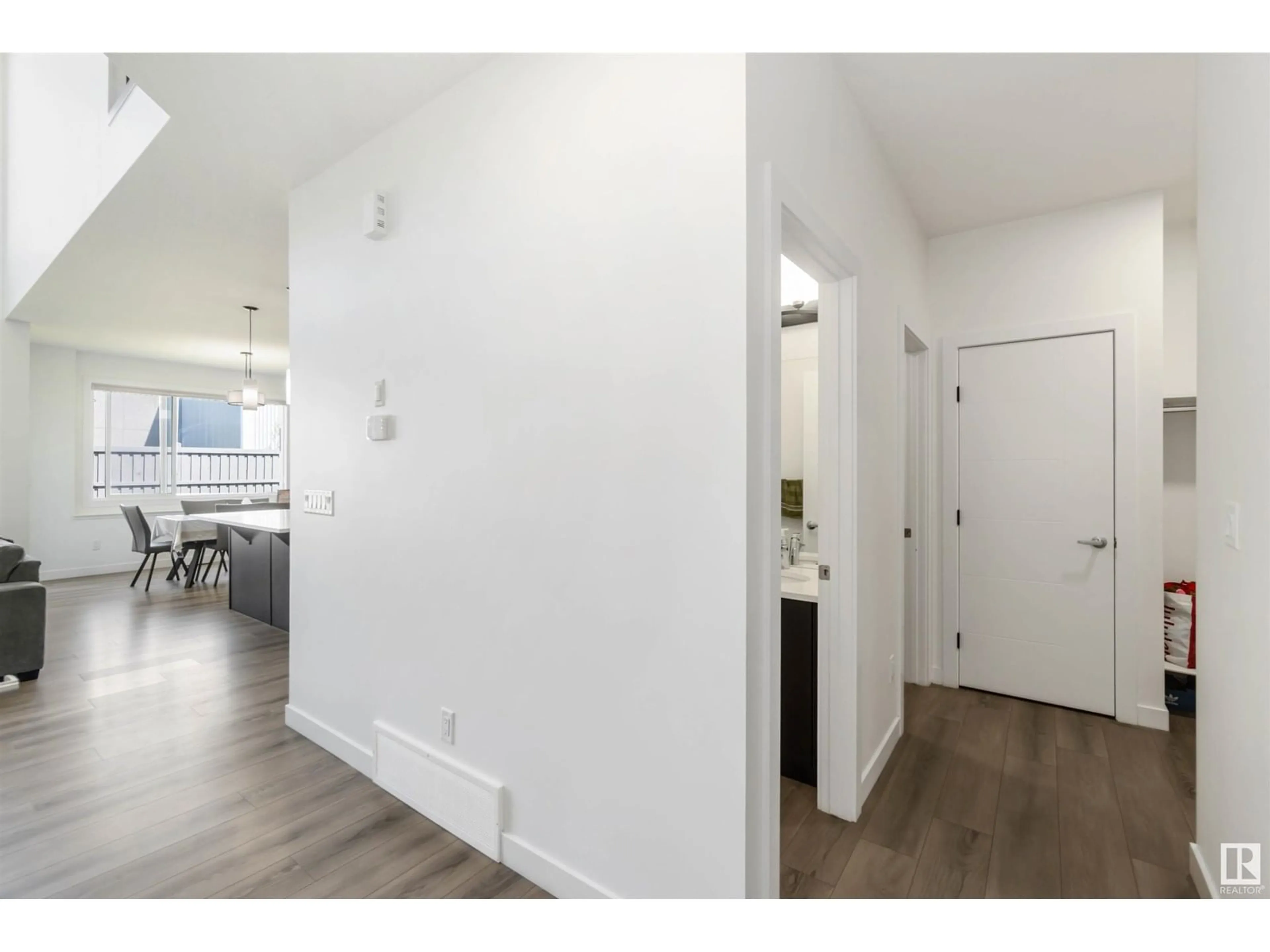 Indoor entryway for SW - 16808 30 AV, Edmonton Alberta T6W5A3