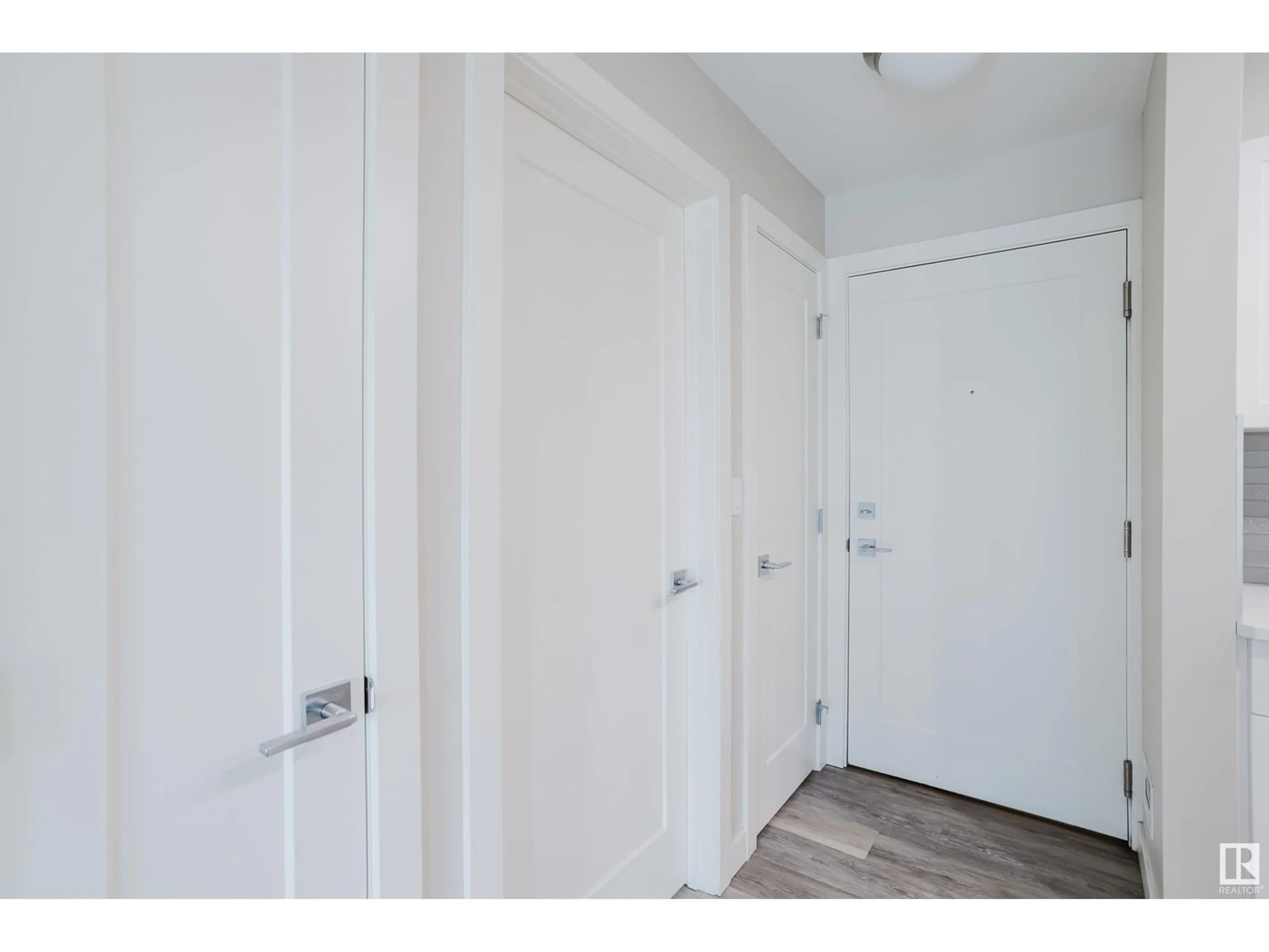 Indoor entryway for #209 - 1029 173 ST, Edmonton Alberta T6W3E4