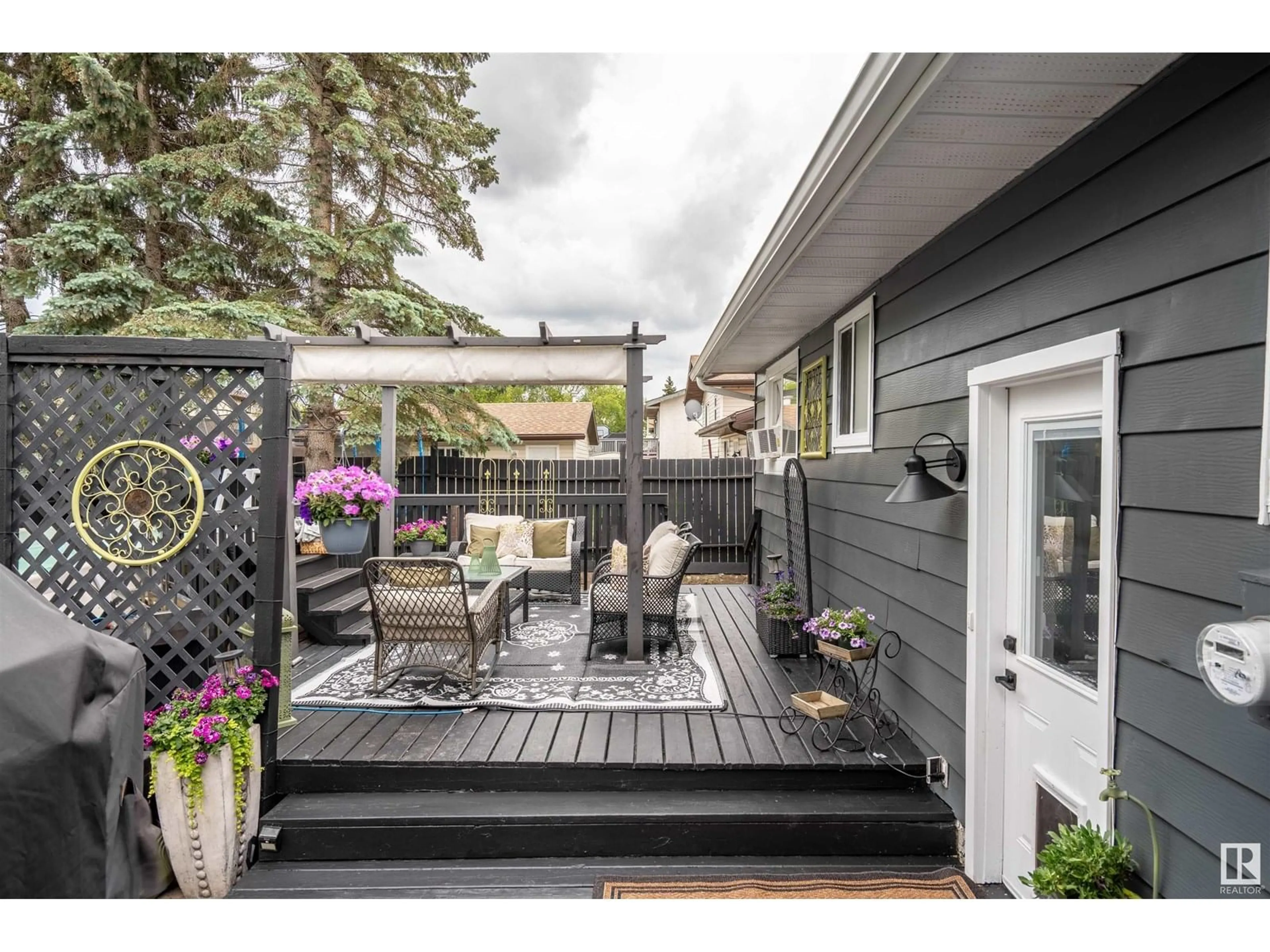 Patio, street for 216 20 ST, Cold Lake Alberta T9M1E2