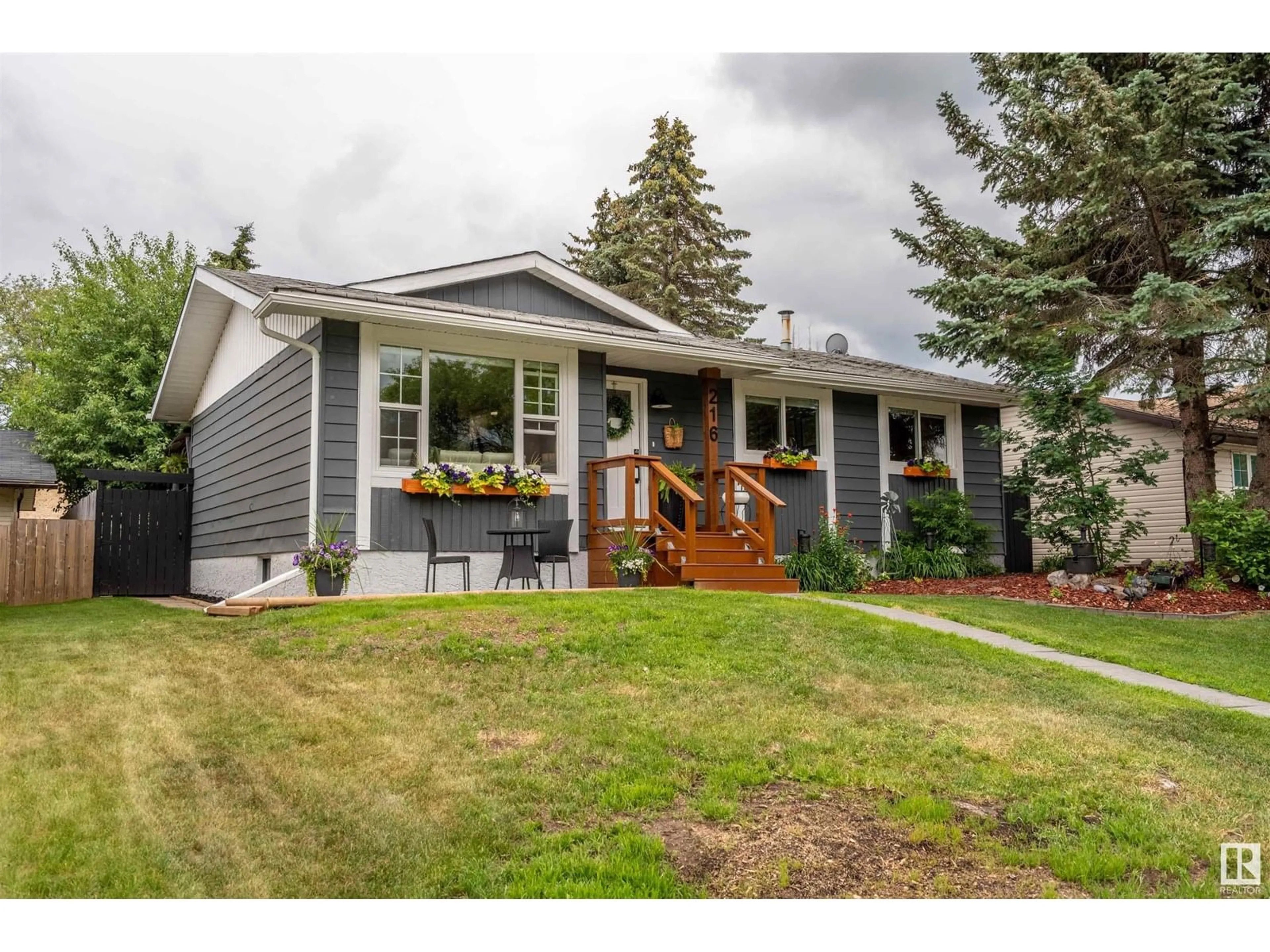 Home with vinyl exterior material, street for 216 20 ST, Cold Lake Alberta T9M1E2