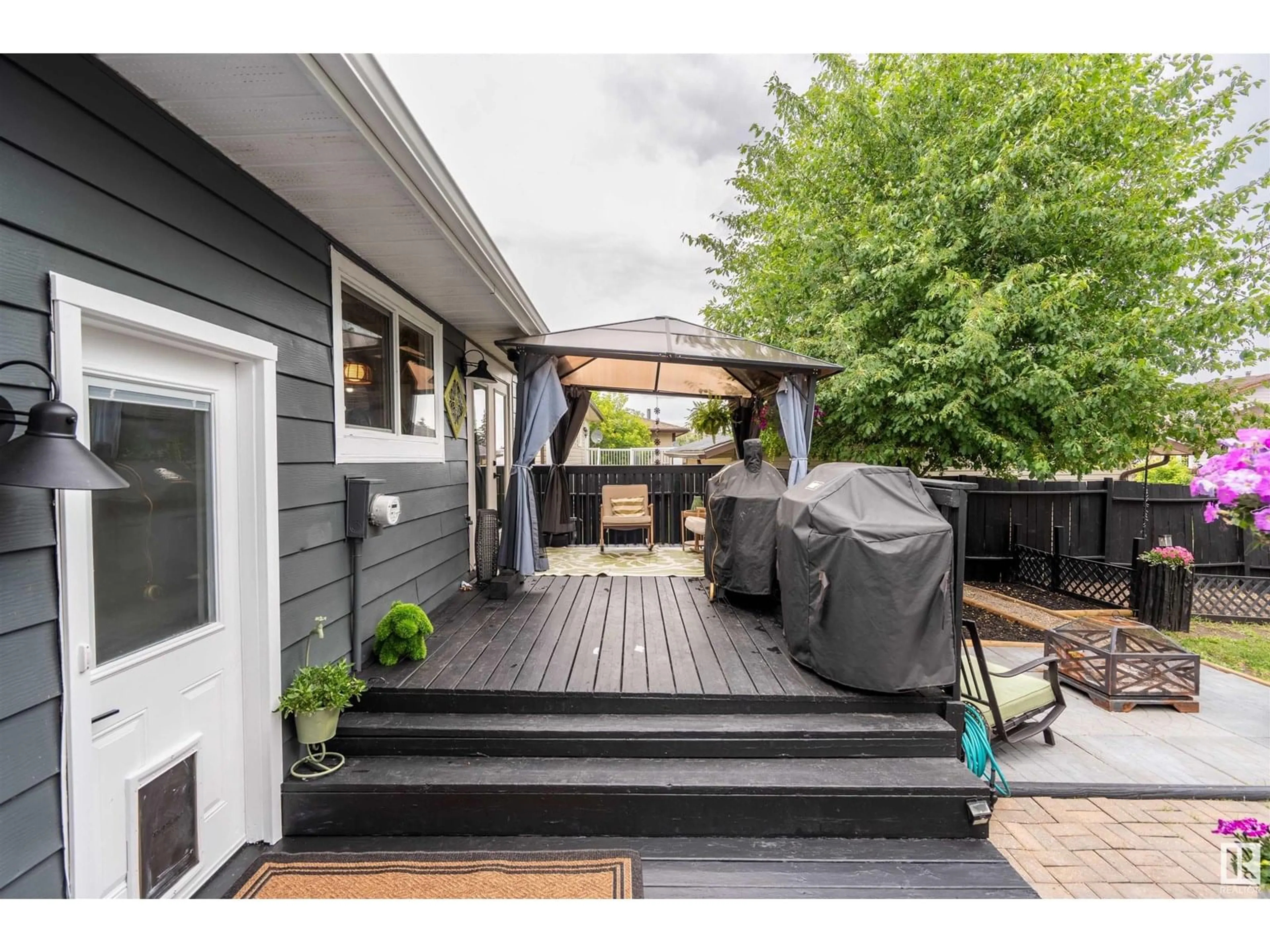Patio, street for 216 20 ST, Cold Lake Alberta T9M1E2