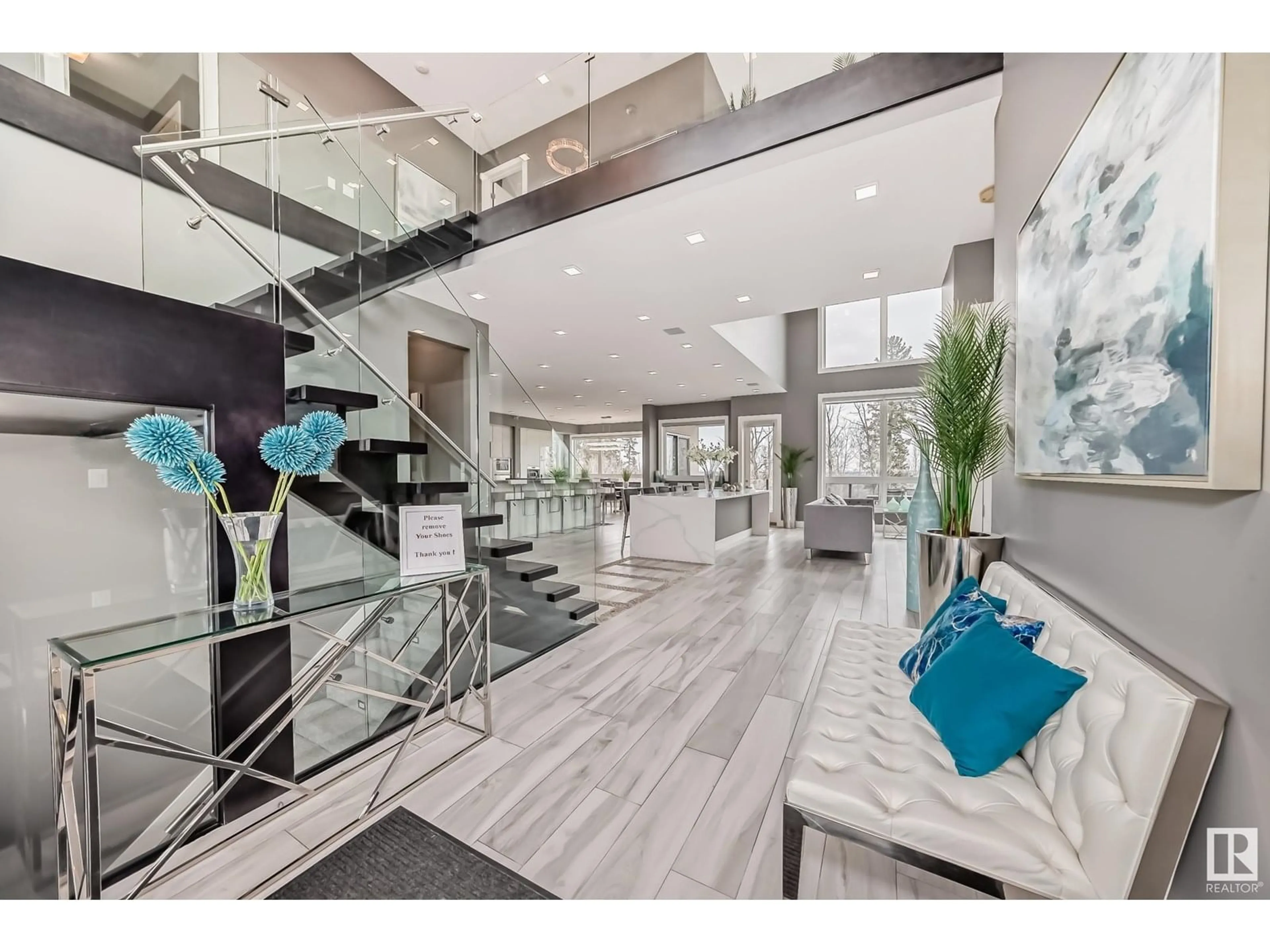 Indoor foyer for 4129 CAMERON HEIGHTS NW, Edmonton Alberta T6M0S4