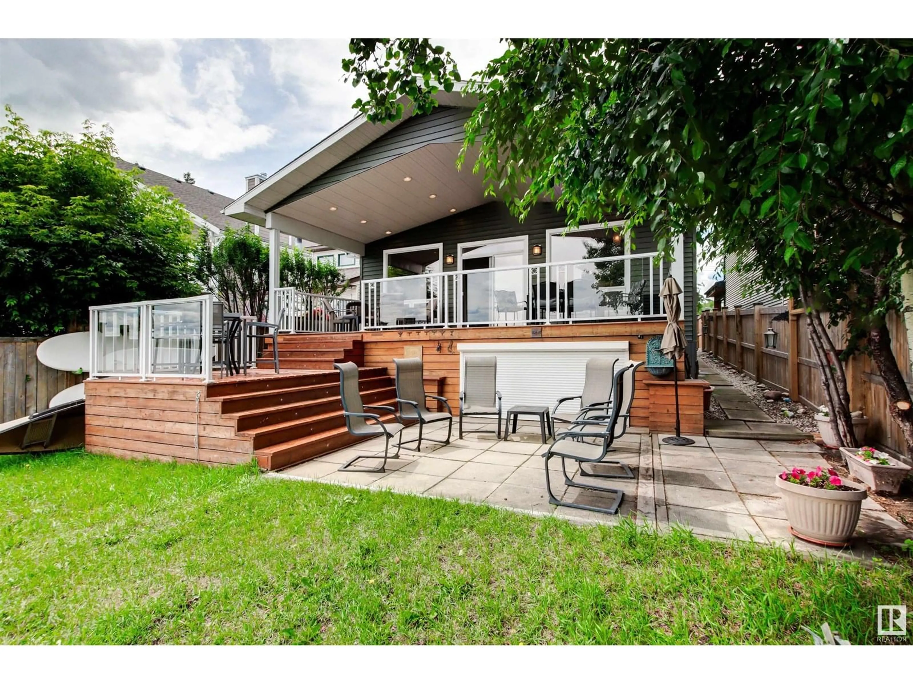 Patio, street for S - 405 1 AV, Rural Parkland County Alberta T0E2B0