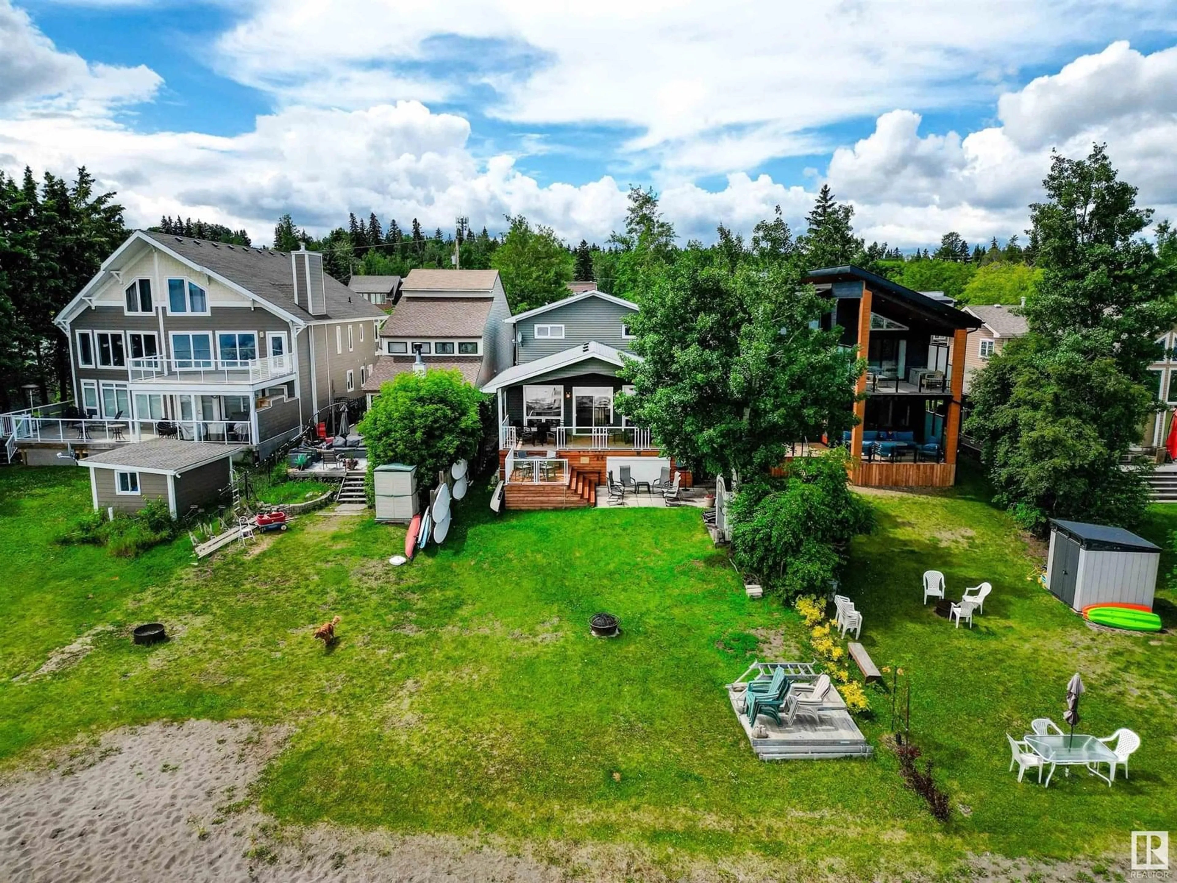 A pic from outside/outdoor area/front of a property/back of a property/a pic from drone, mountain view for S - 405 1 AV, Rural Parkland County Alberta T0E2B0