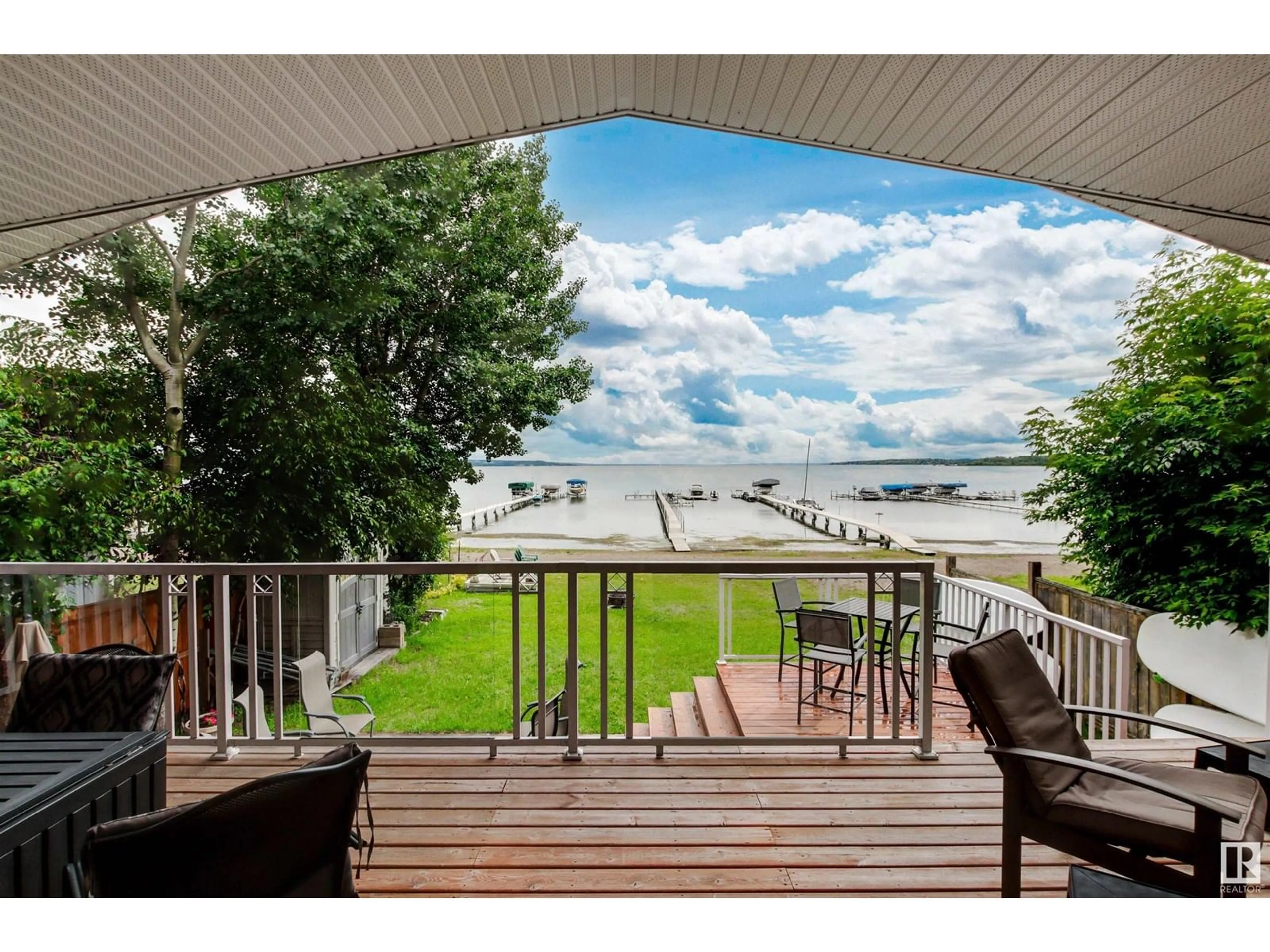 Patio, water/lake/river/ocean view for S - 405 1 AV, Rural Parkland County Alberta T0E2B0
