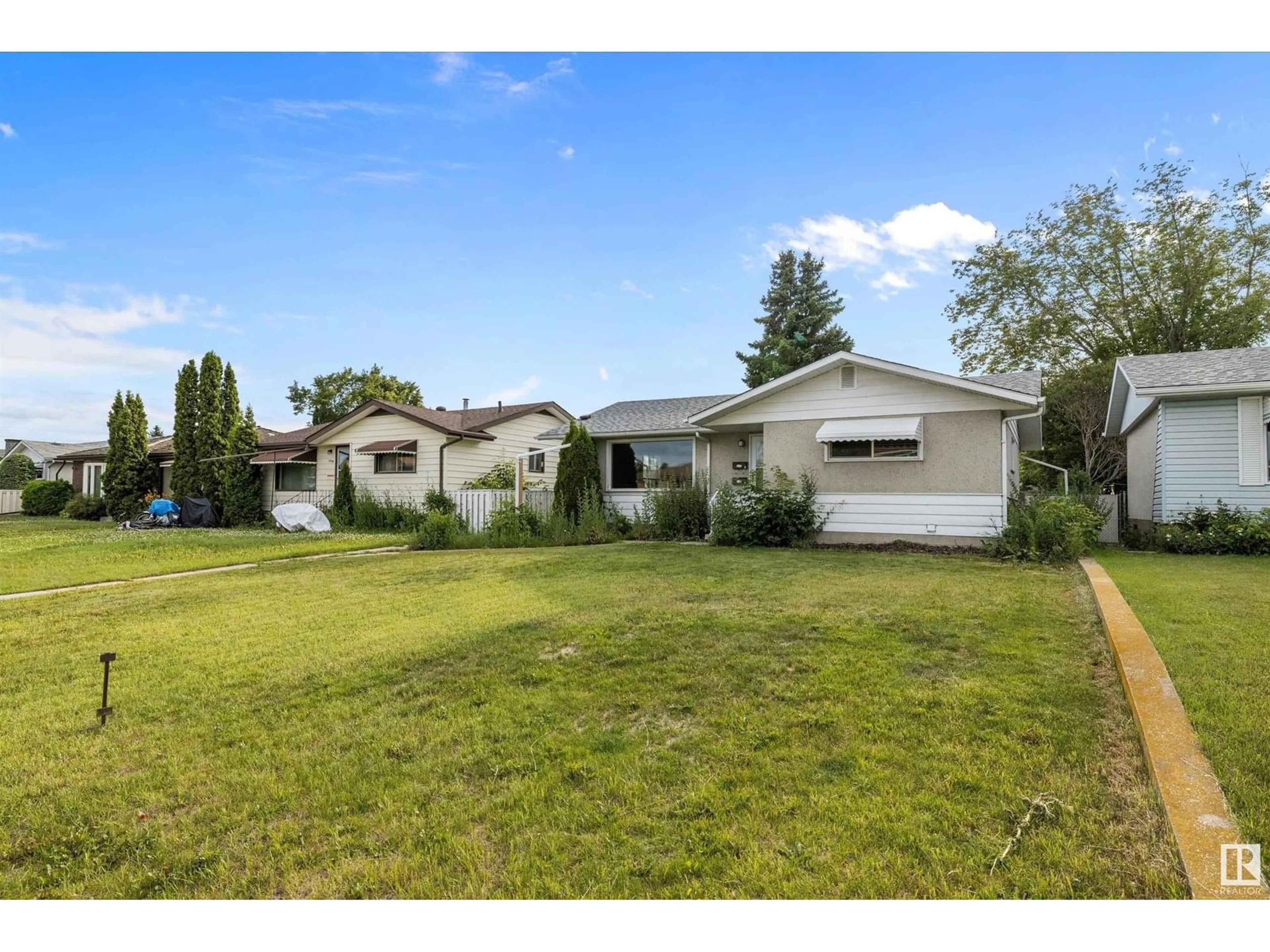 A pic from outside/outdoor area/front of a property/back of a property/a pic from drone, street for NW - 13320 105 ST, Edmonton Alberta T5E4S5