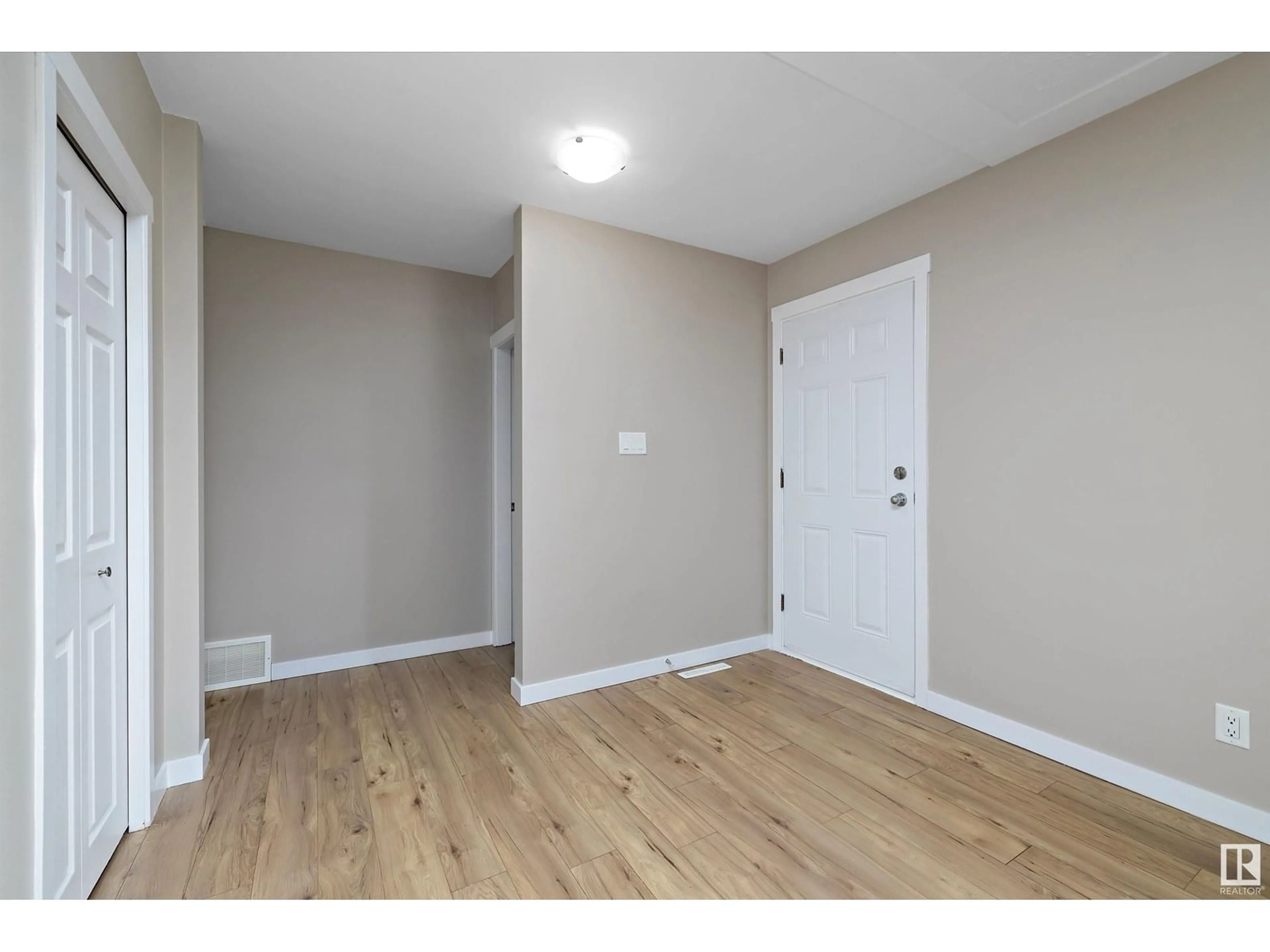 Indoor entryway for NW - 13320 105 ST, Edmonton Alberta T5E4S5